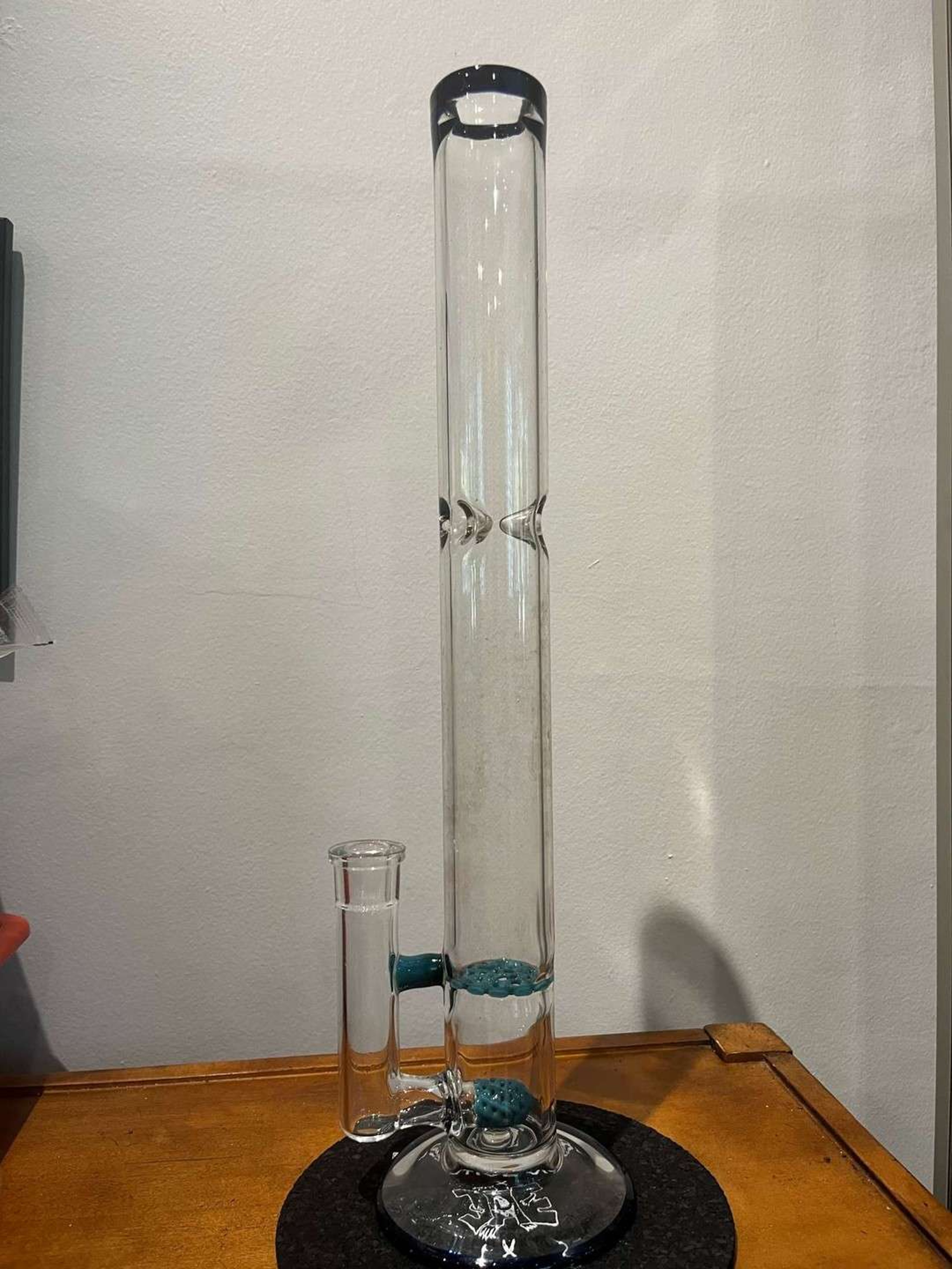 Fluid Glass Nautilus 20” Straight Tube image 0