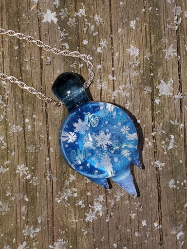 Preview pic of Chaka glass blizzard tech pendant