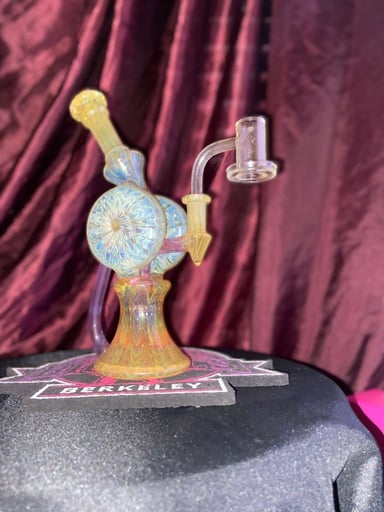 Preview pic of Powerful jack glass x strawberry glass 