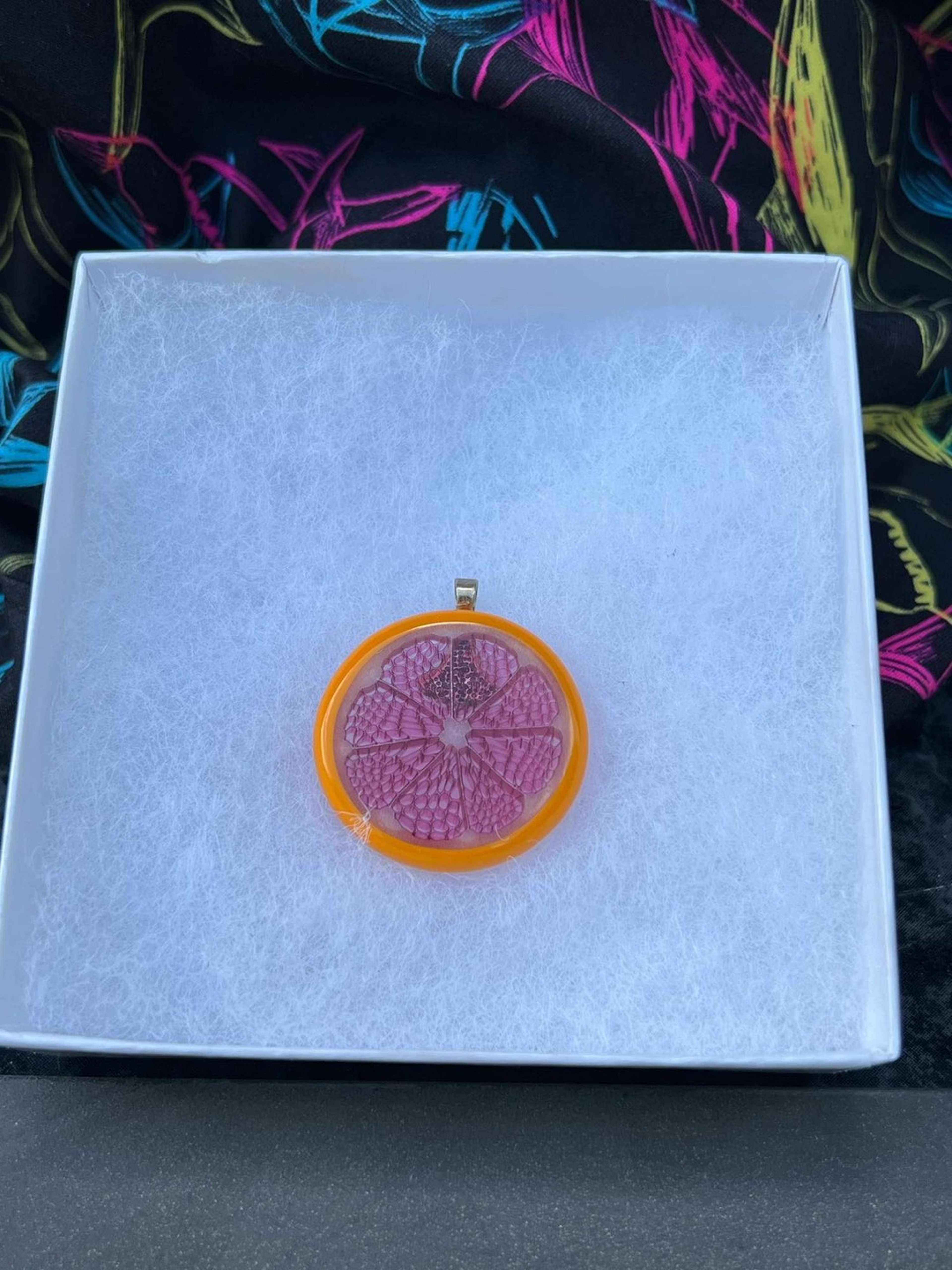 Grapefruit Slice pendant image 0