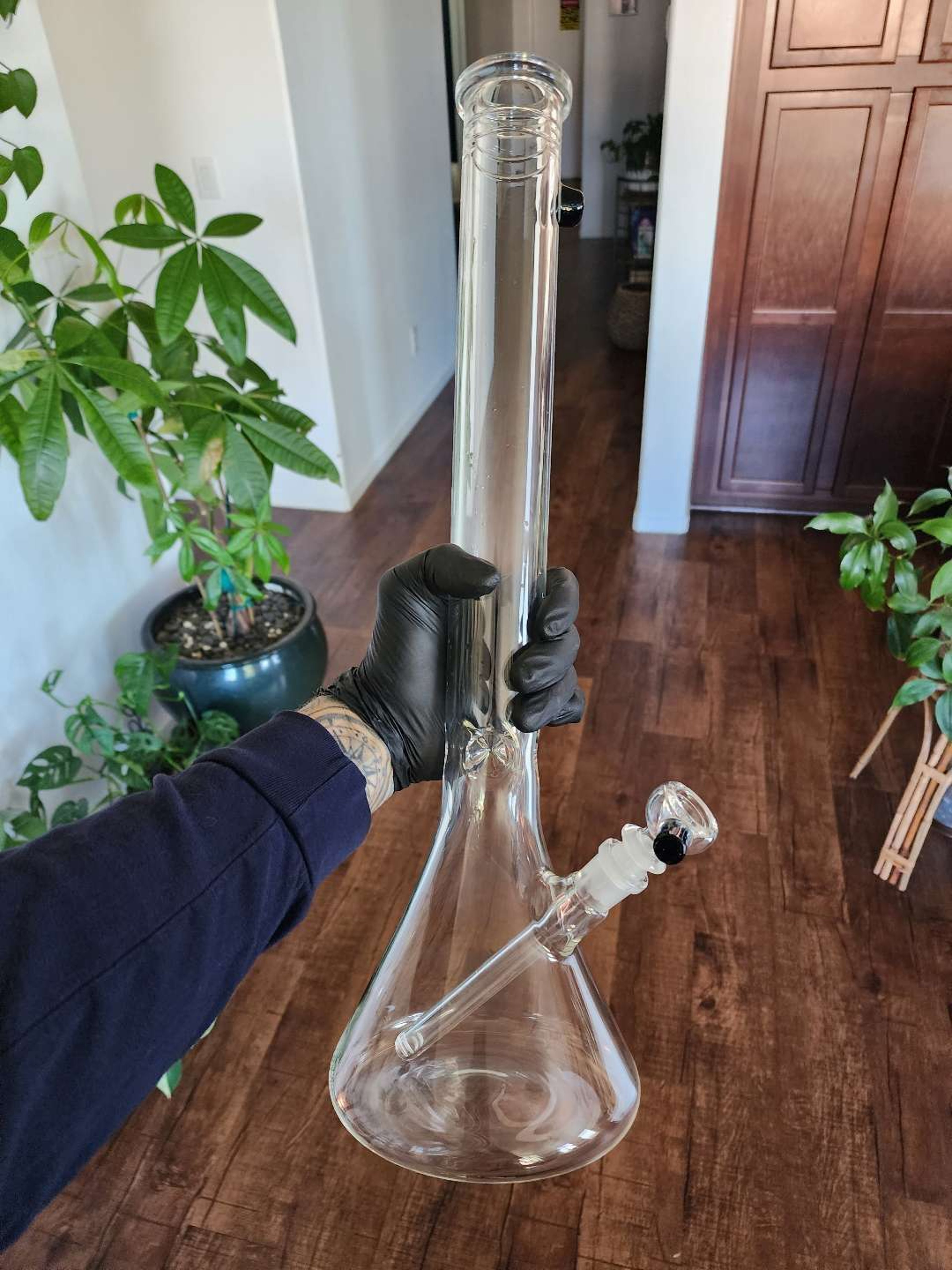 Preview pic of Zombie Hand Studios Beaker tube