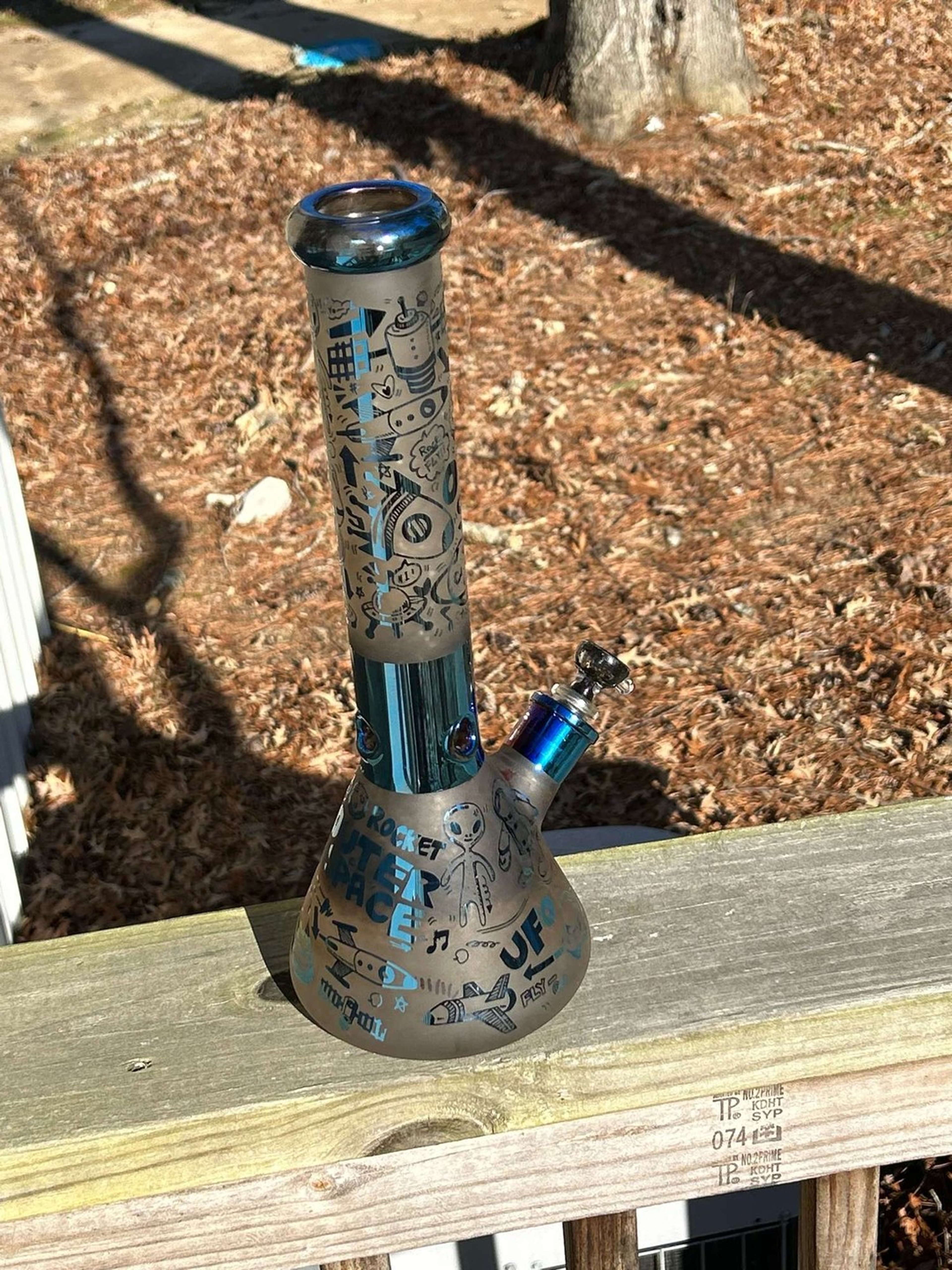 Preview pic of Space beaker bong