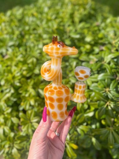 Preview pic of Jeffrey The Giraffe 7in Water Pipe 