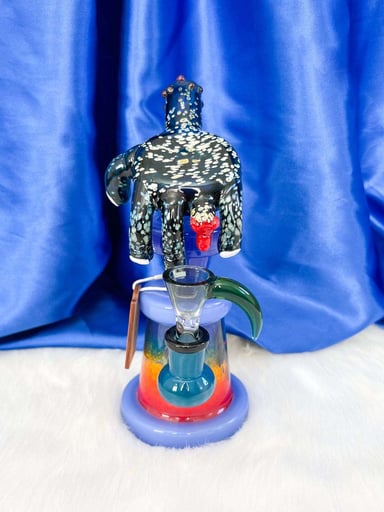 Preview pic of Cheech Zombie Hand Water Pipe Rig