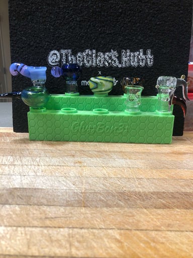 Preview pic of All brand new slides for sale from Arrowyln glass and Cristobreaksglass