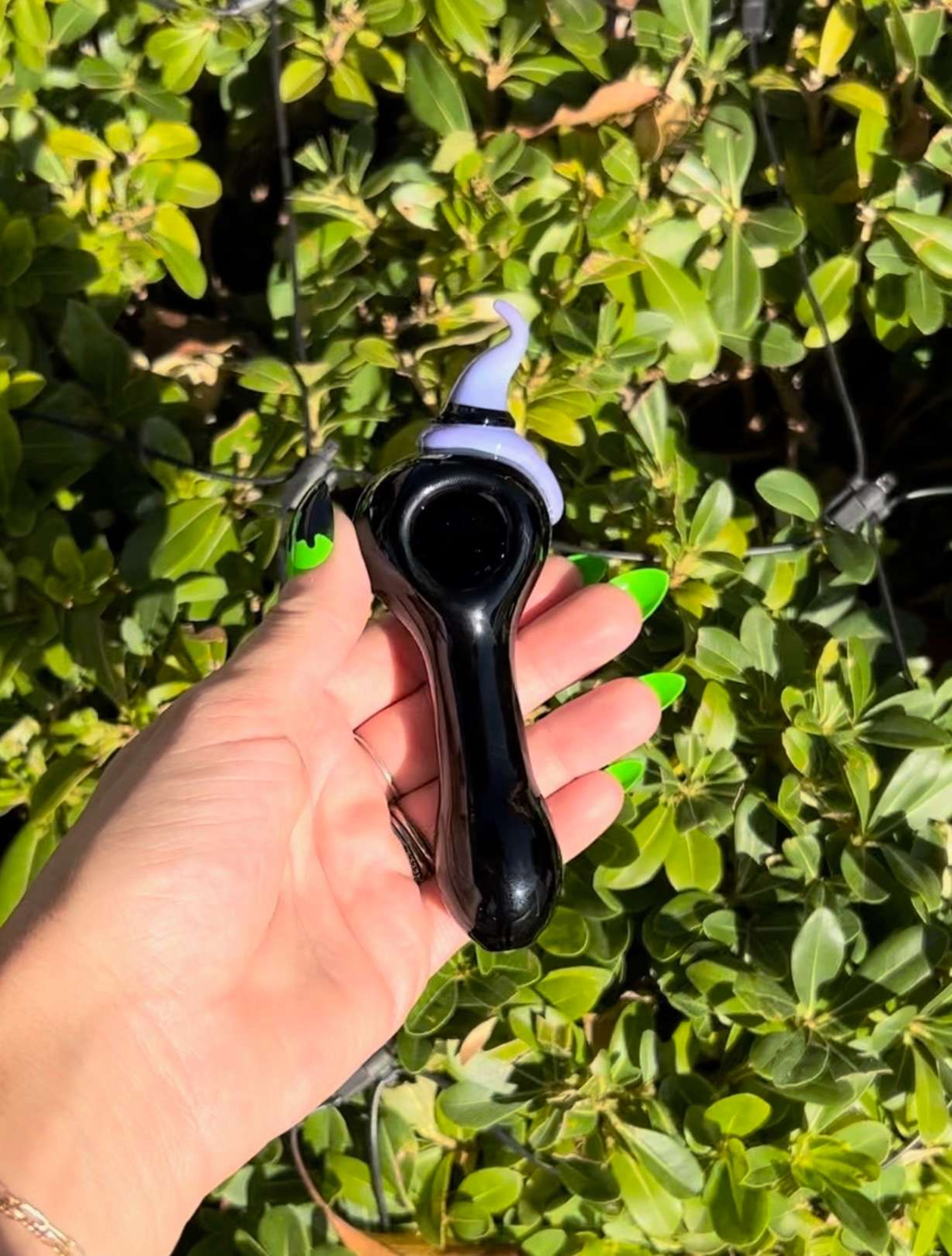Preview pic of Black Witch Hat Hand Pipe