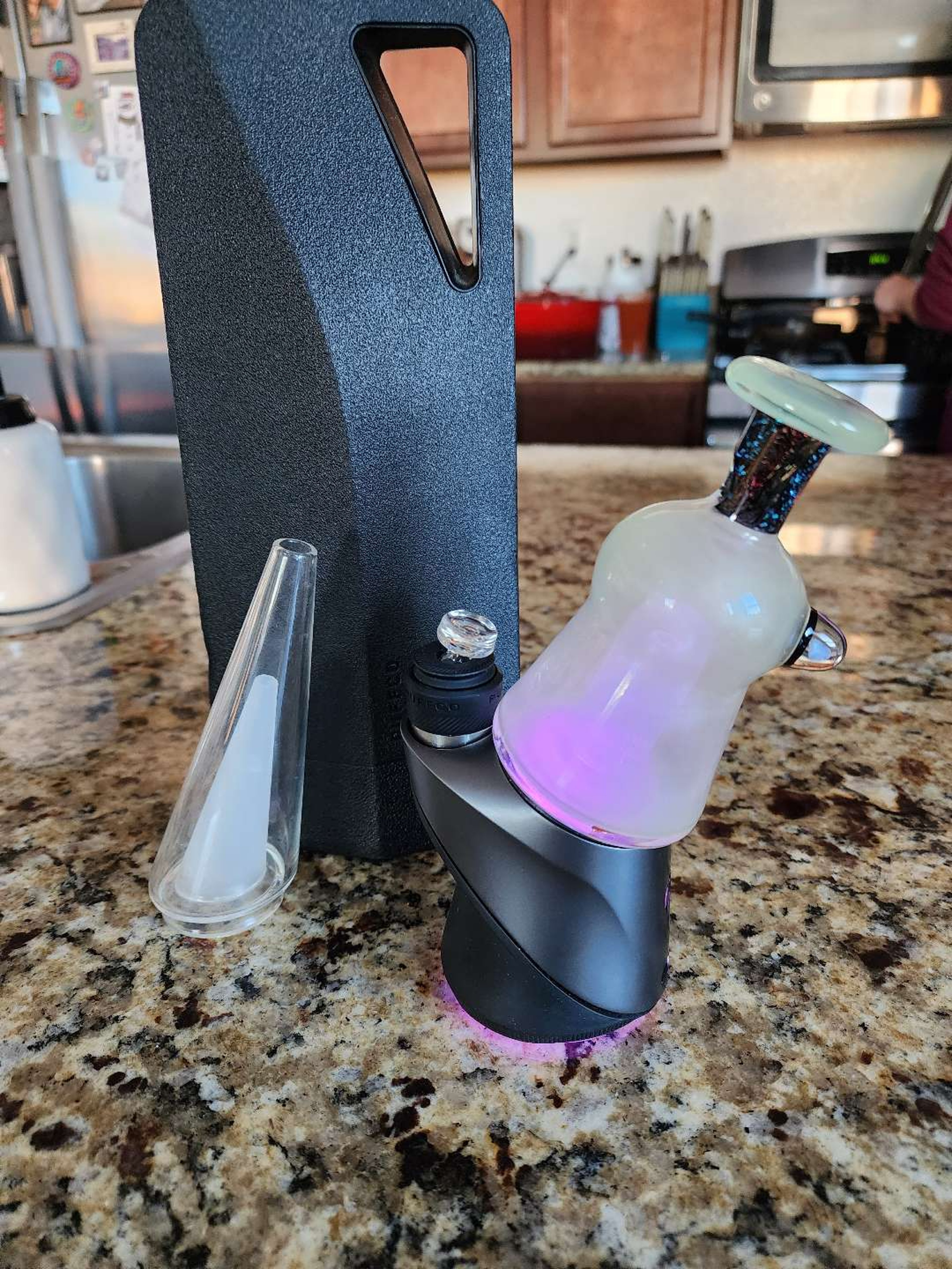 Preview pic of Puffco Peak Pro with AJ Surf City top