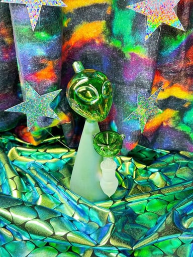 Preview pic of Green Iridescent Alien Martian Water Pipe