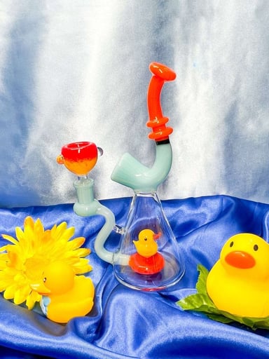 Preview pic of Little Ducky 9 Inch Water Pipe 2 Hole Perc