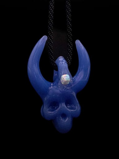 Preview pic of Demon skull with opal 02