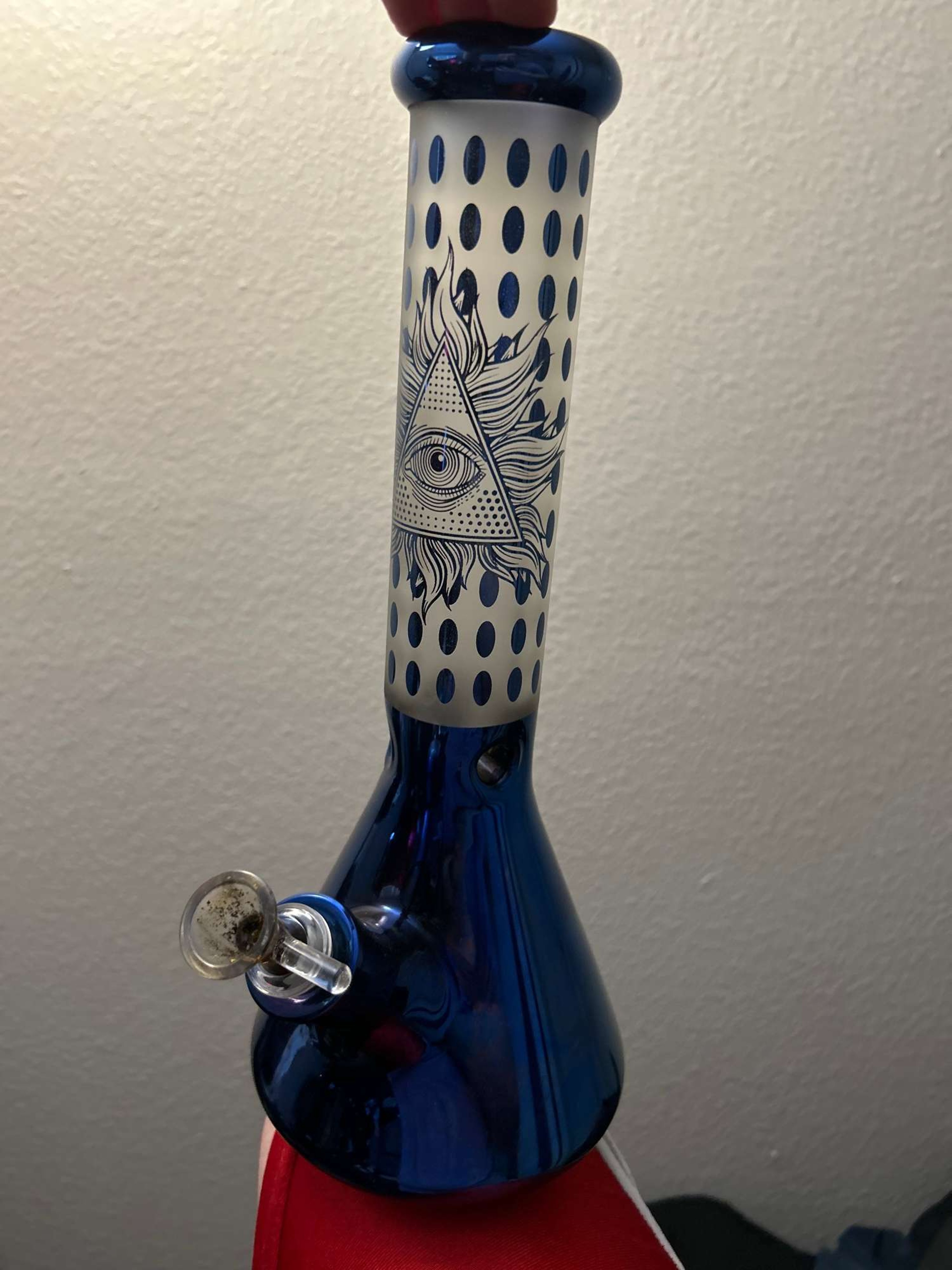 Preview pic of Thick 13 inch bong