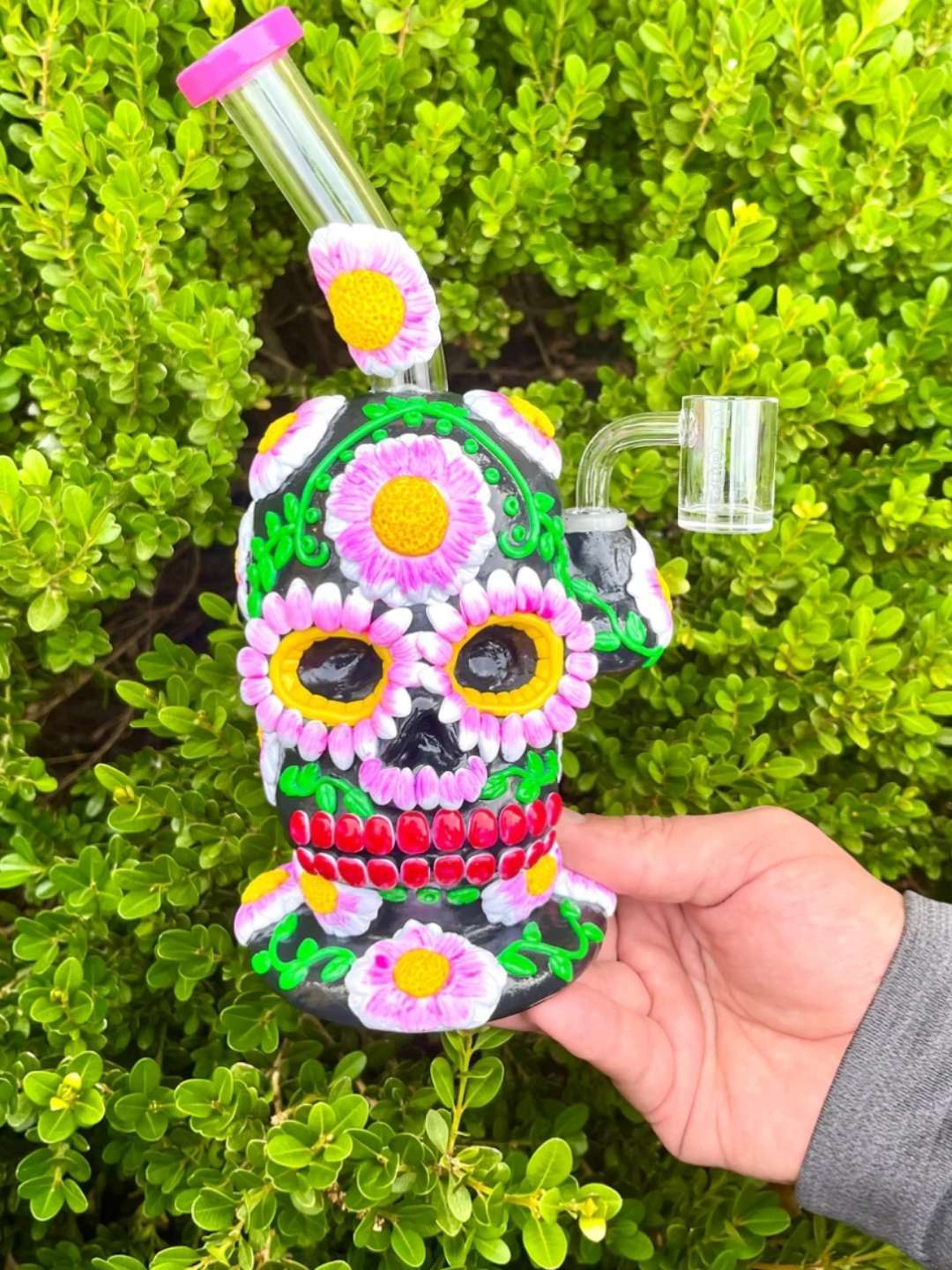 Preview pic of Skull Flower Bong
