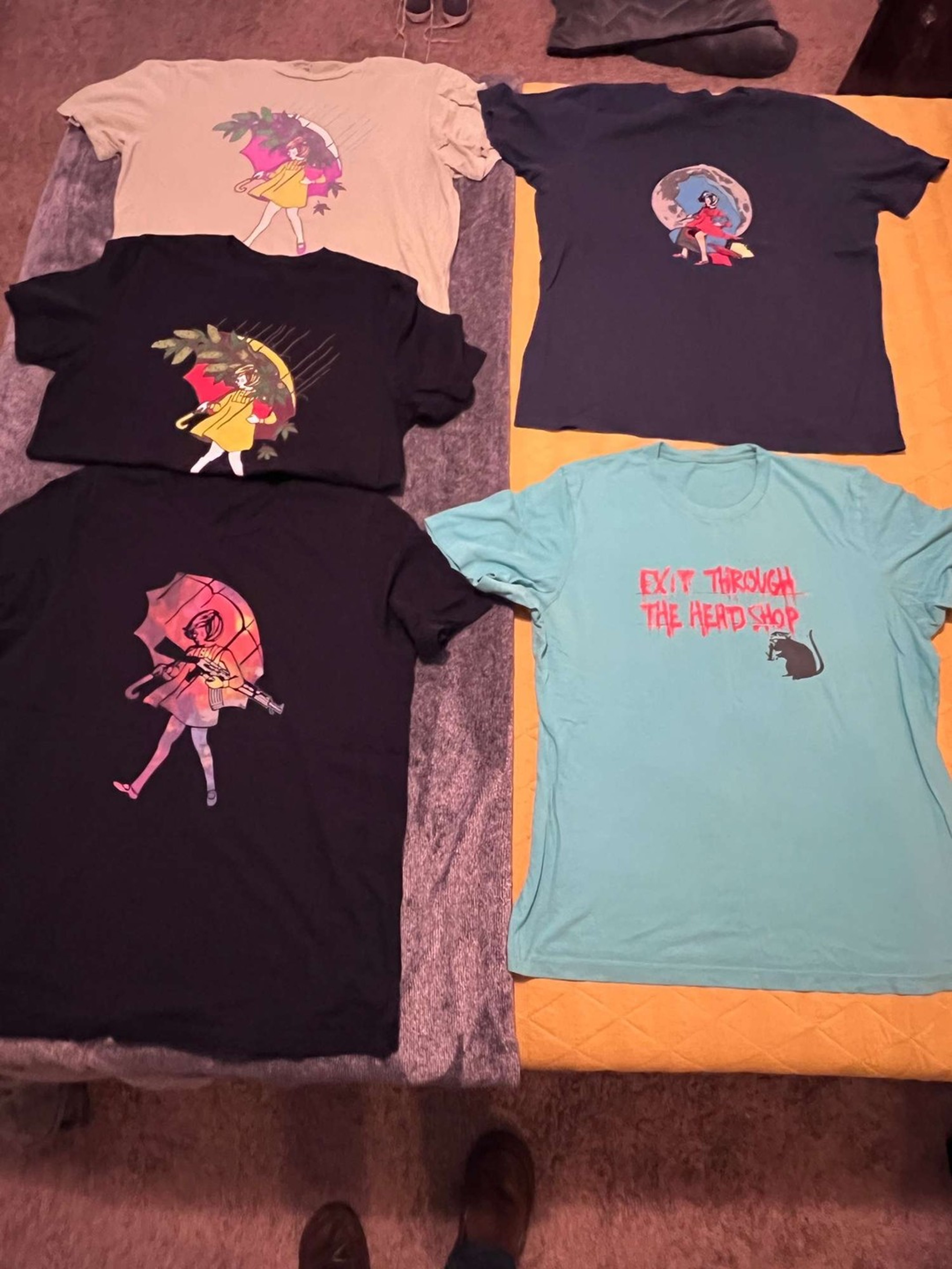 Assorted Slinger T-shirts (XL) image 0