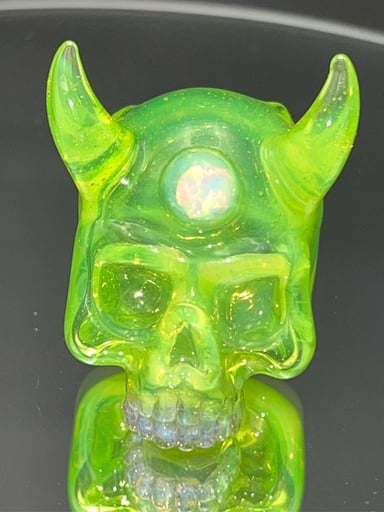 Preview pic of Sweeney Slyme Green Horned Skull Pendy