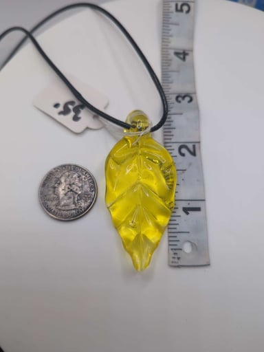 Preview pic of Glassjawfabrication Yellow Leaf Pendy