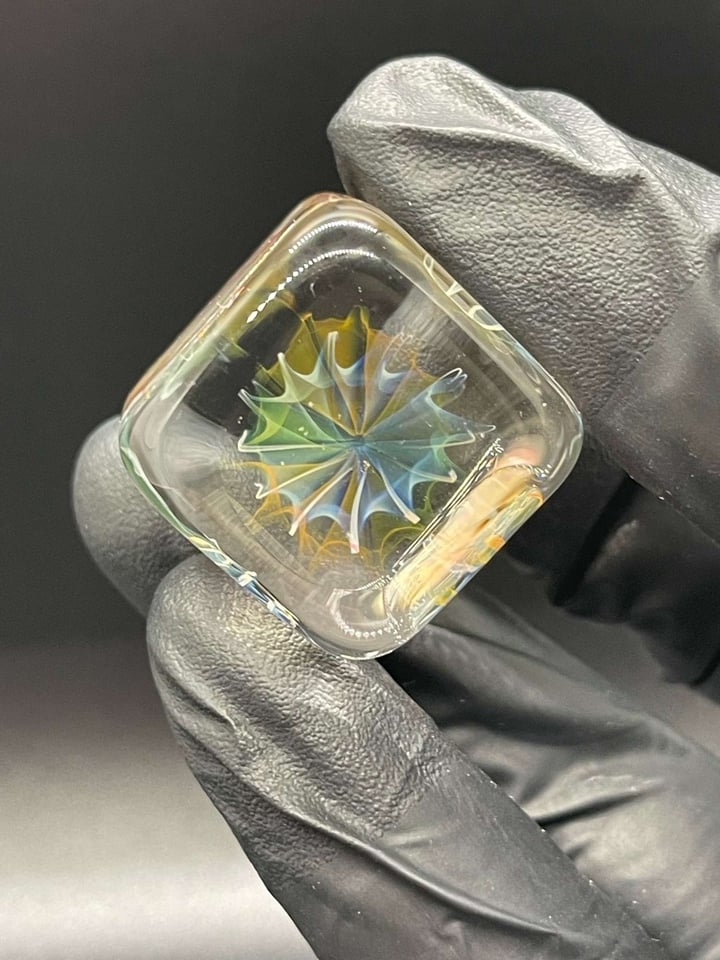 Hefe Glass Starbust Fume Cube Image 2