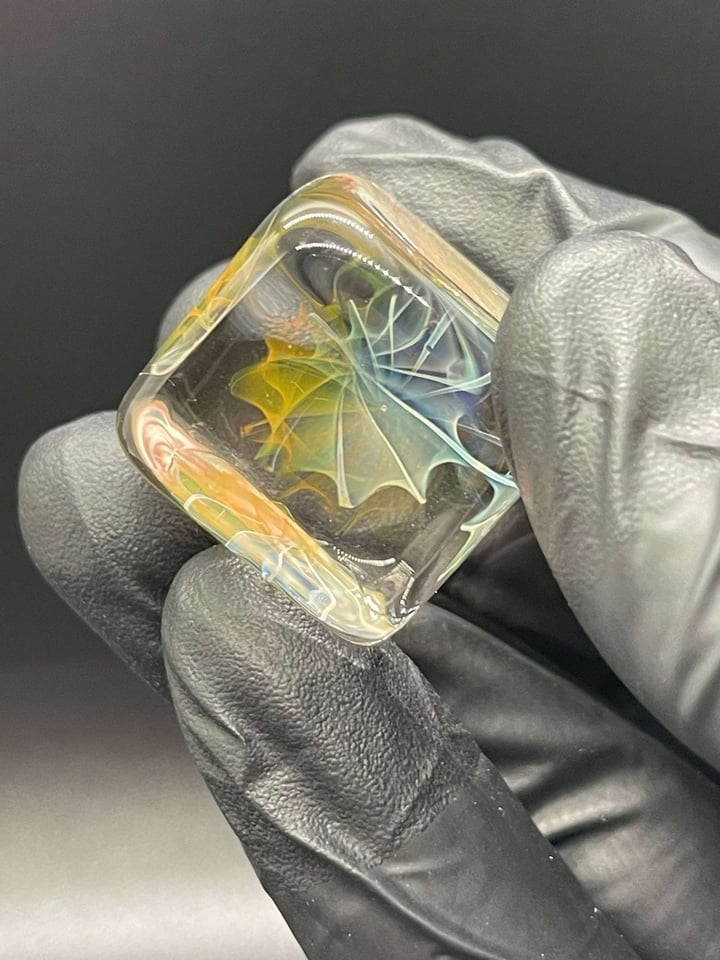 Hefe Glass Starbust Fume Cube Image 3