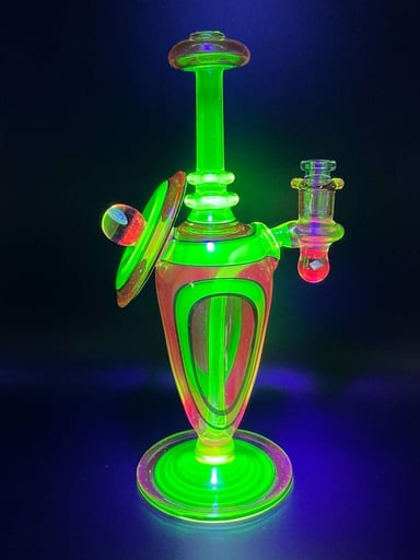Preview pic of UV reactive Compass Glass vessel rig (Black Friday Sale)
