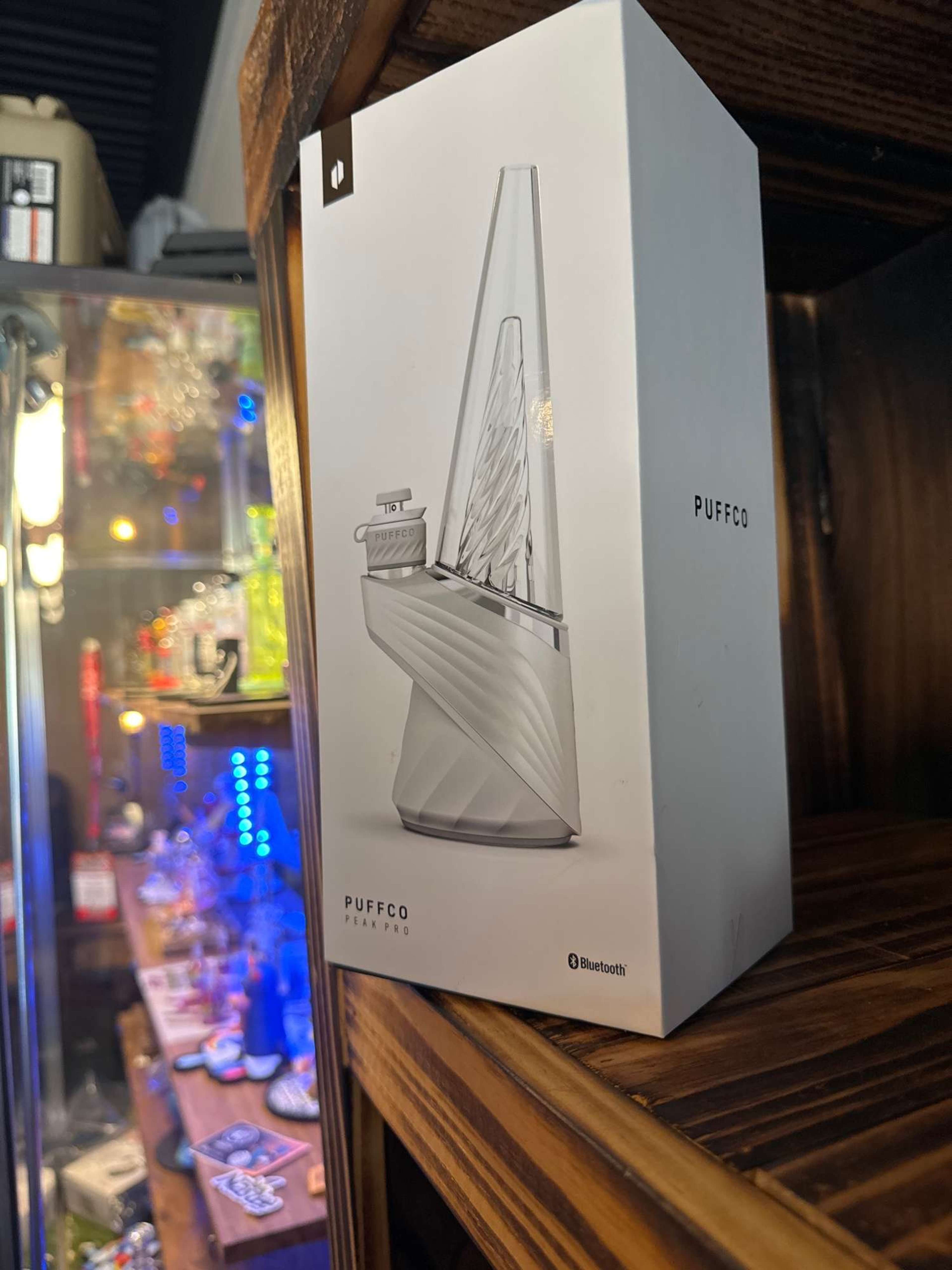 Preview pic of Puffco v2 white pearl 