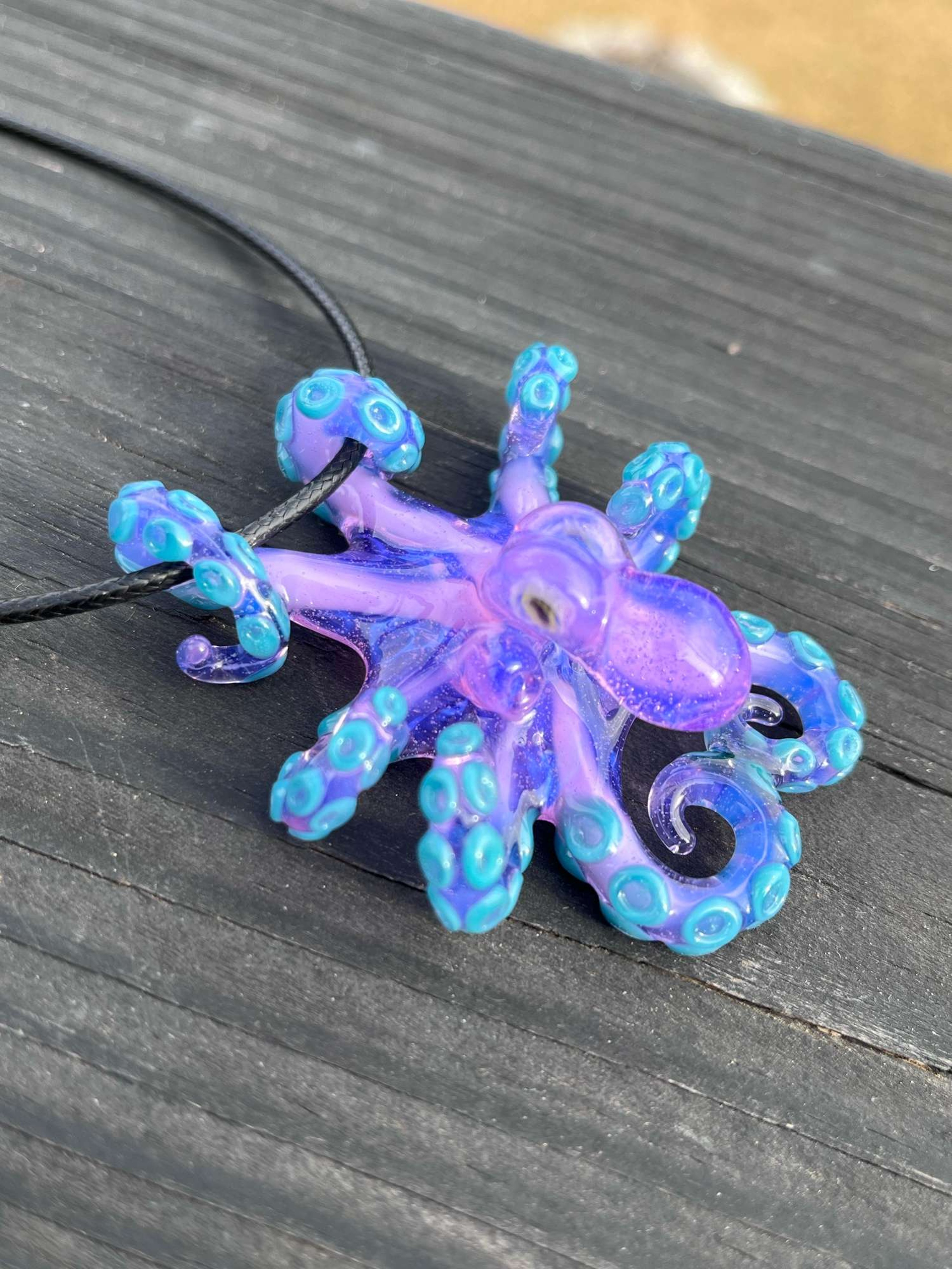Preview pic of Octopus pendant  