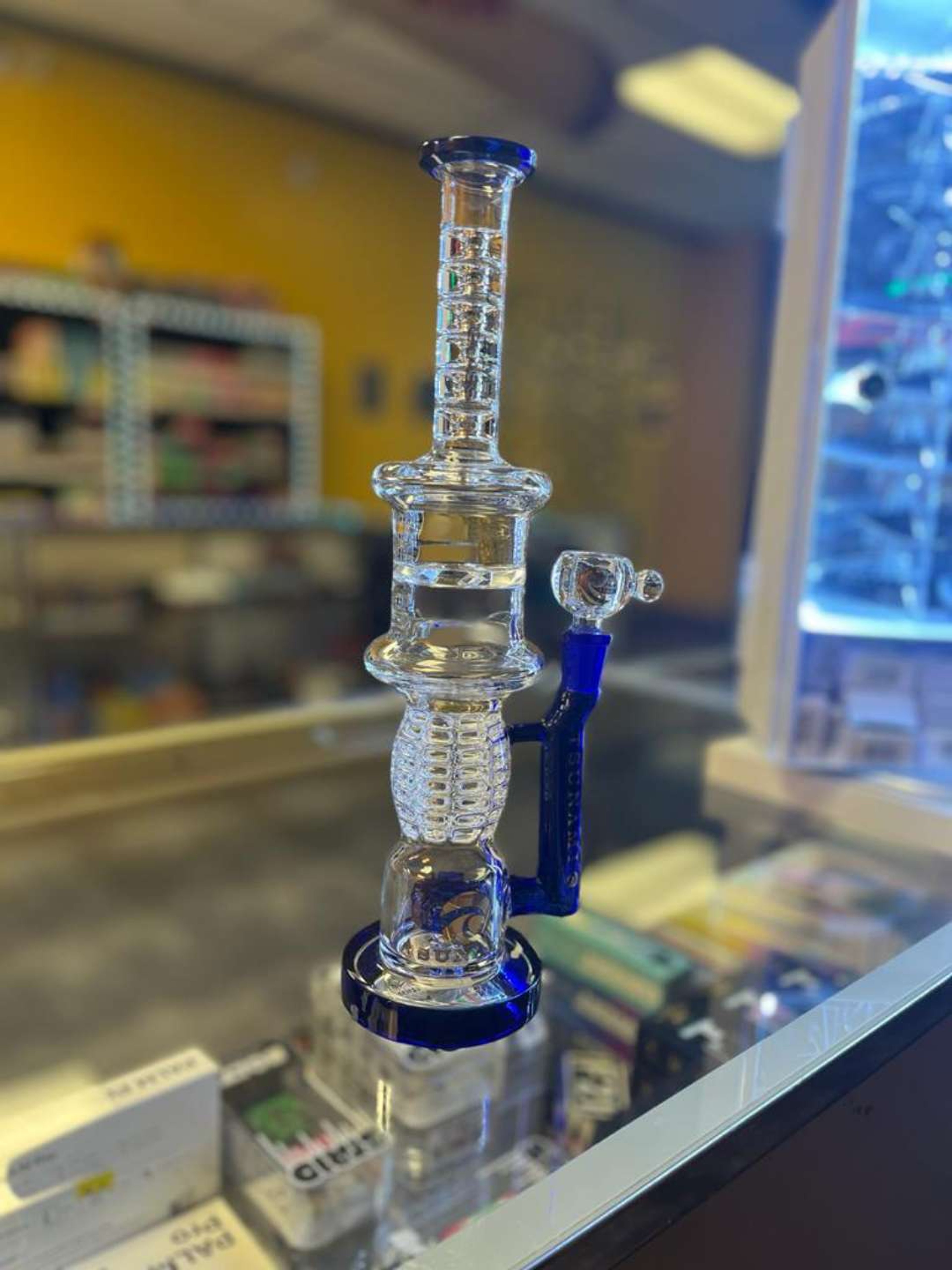 Winter Sale!! Tsunami Glass Recycler Rig
image 0