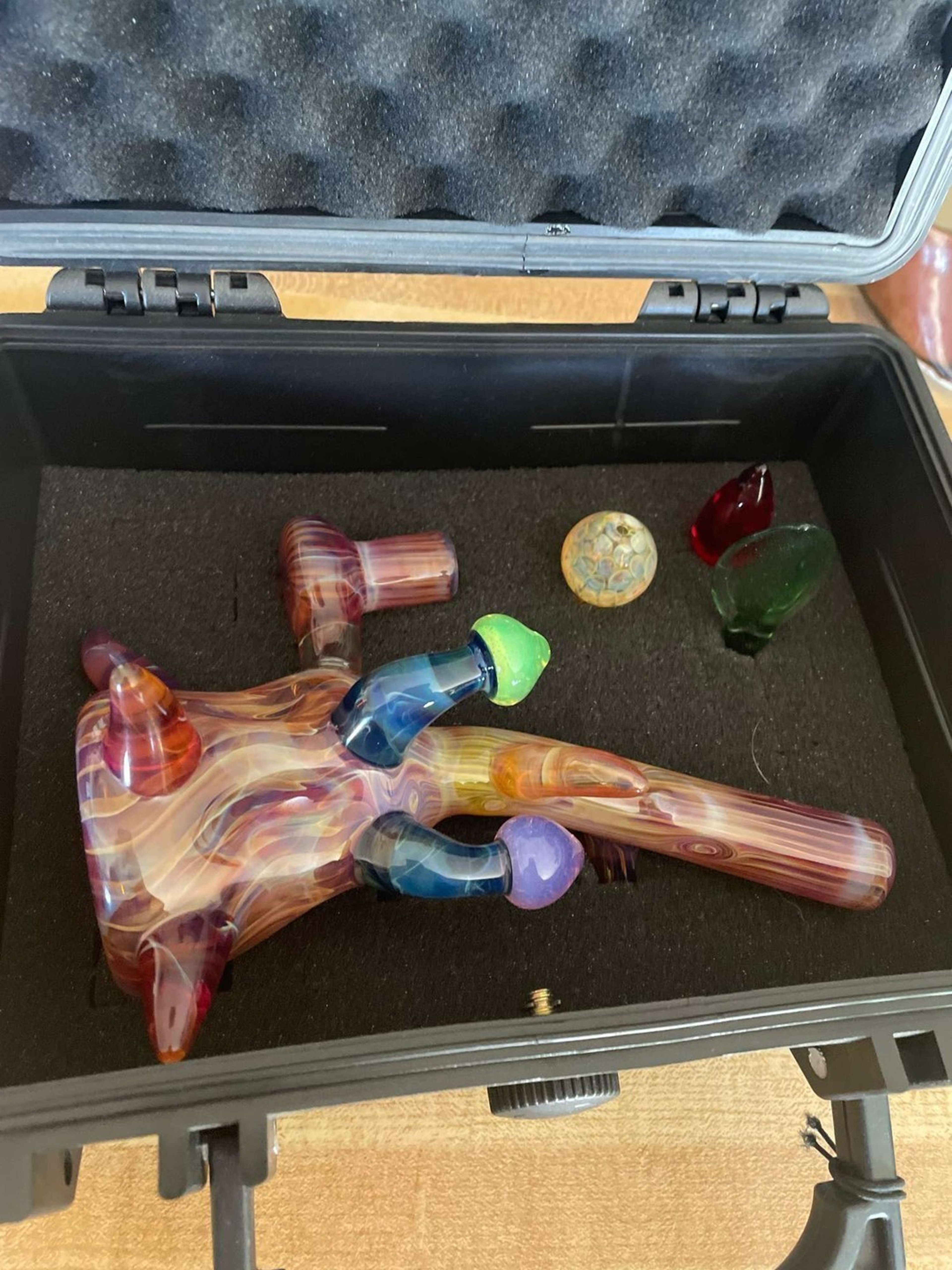 Preview pic of Niles - UV “Fungi” glass bong/rig