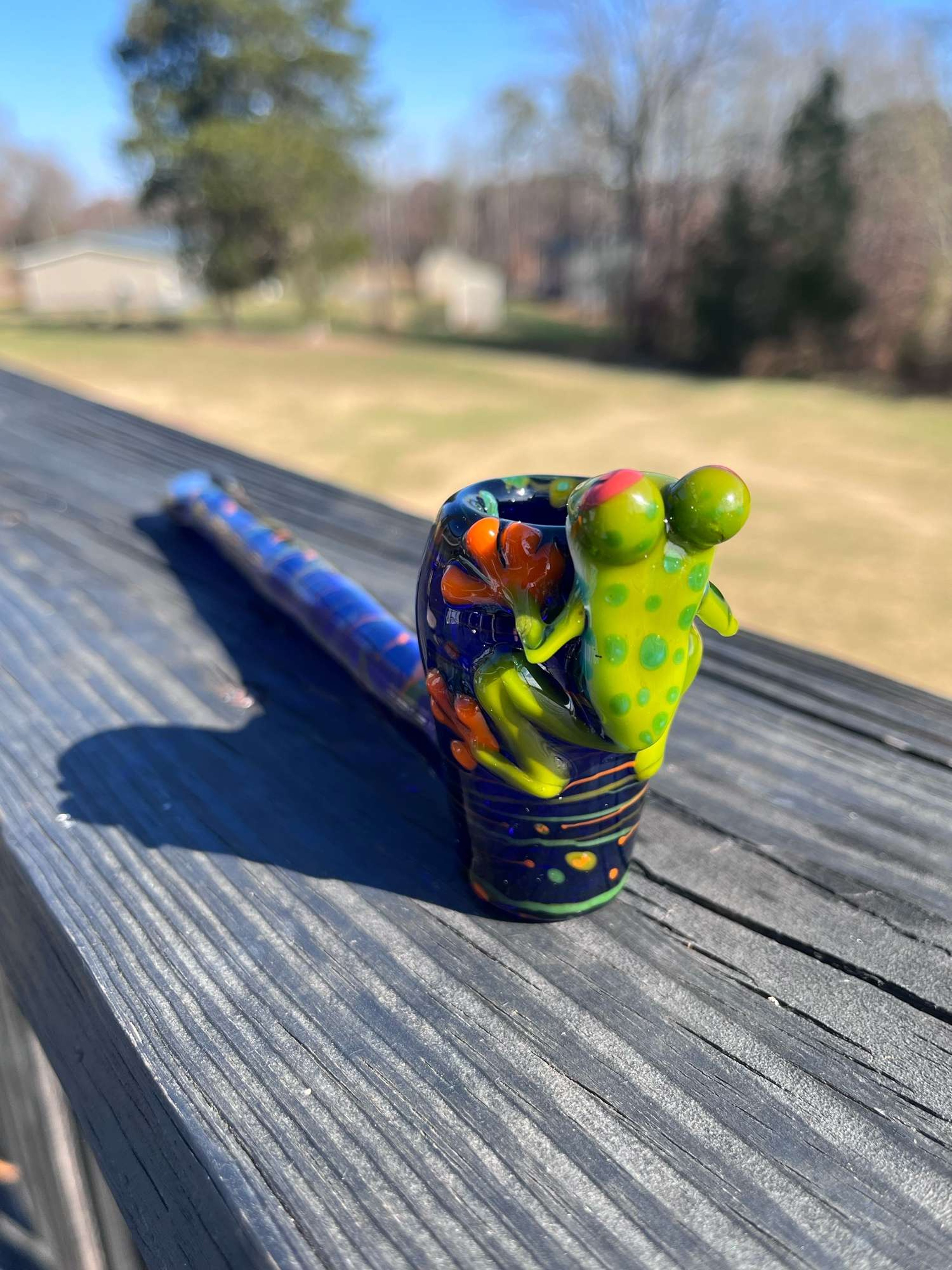 Preview pic of Long frog pipe