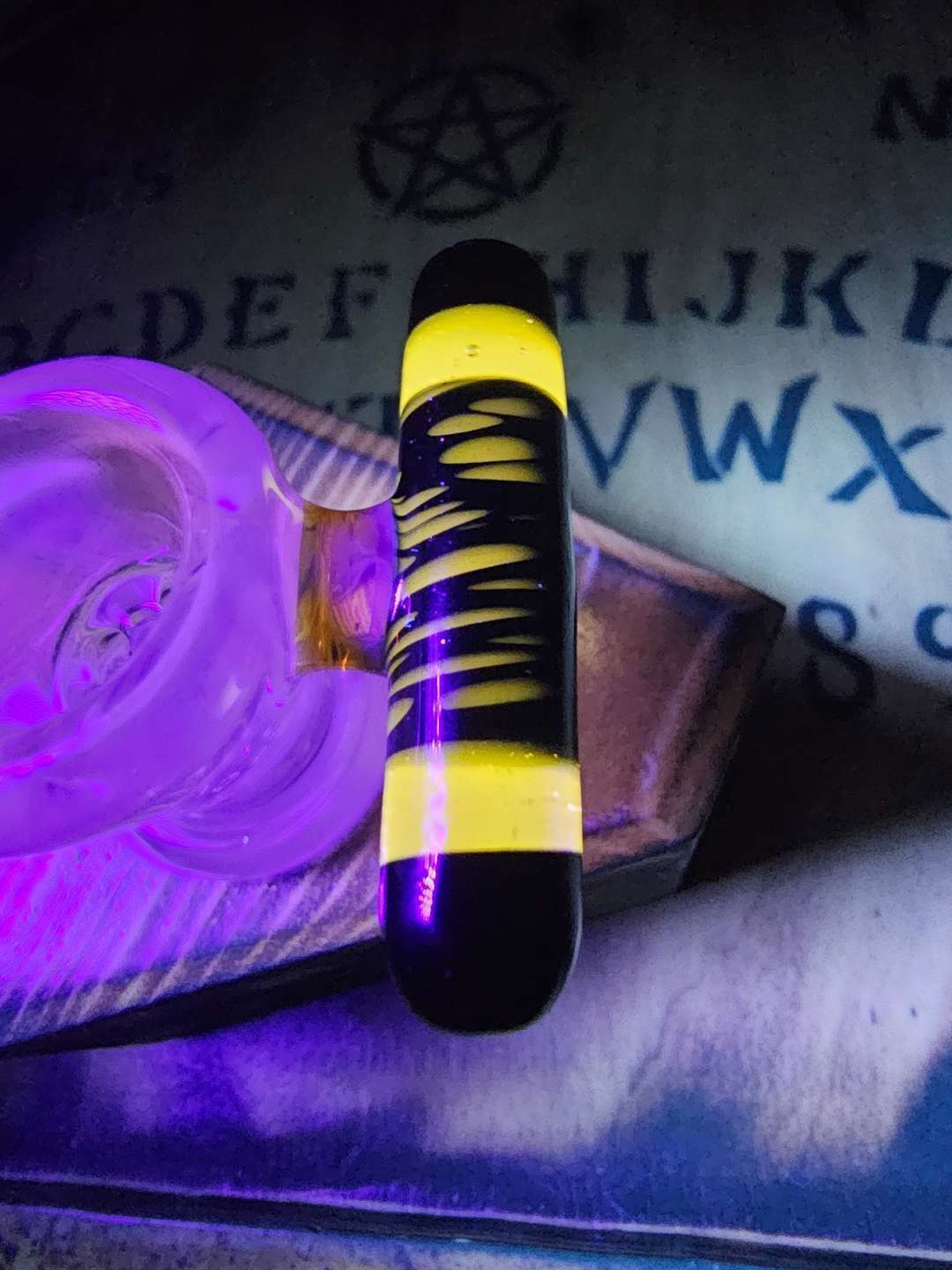 Uv handle fumed clear-space tech slide image 0
