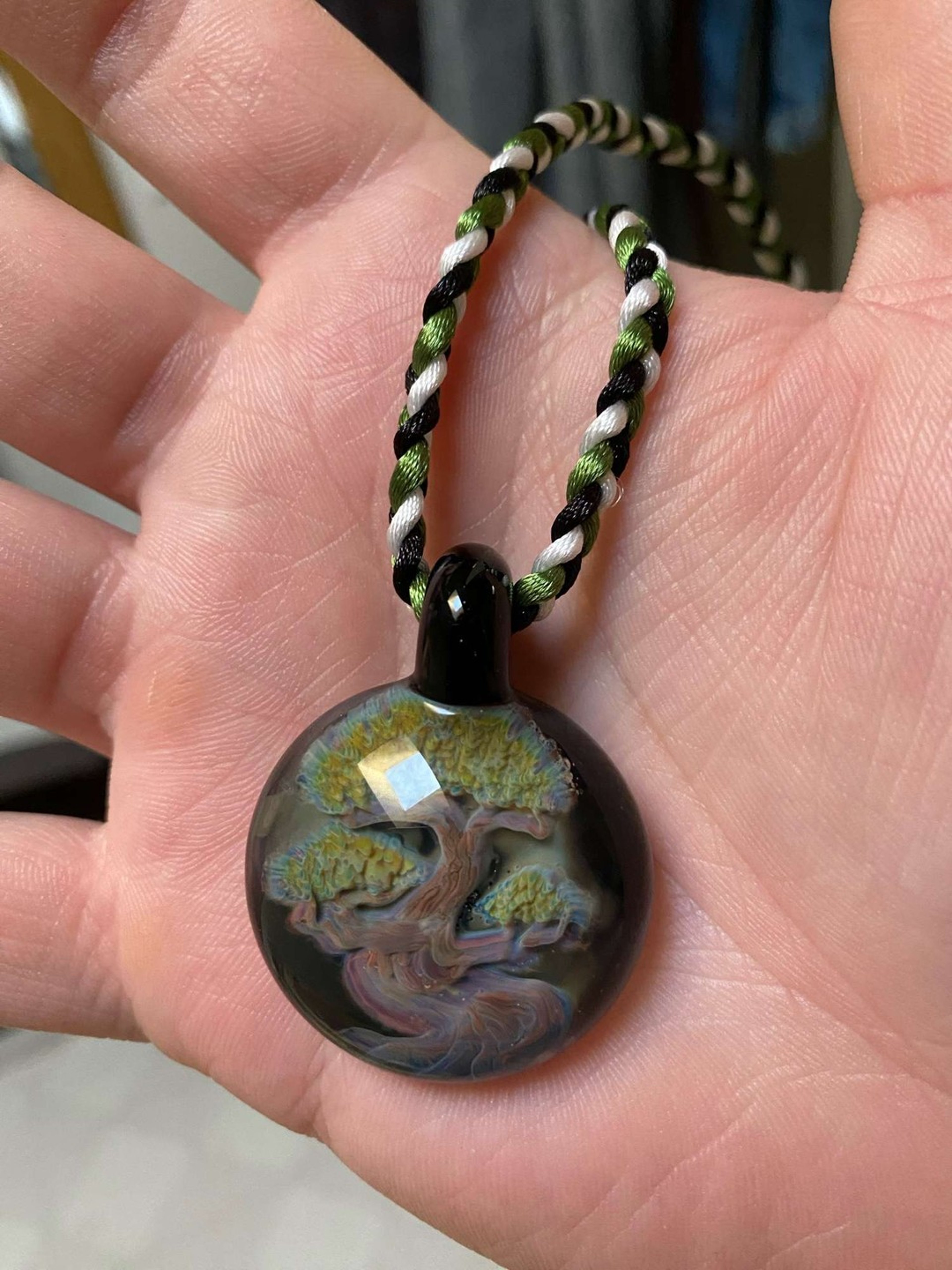 Preview pic of RoeGlass Bonsai Pendant 