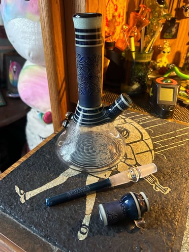 Preview pic of Pakoh x Korey mini tube collab