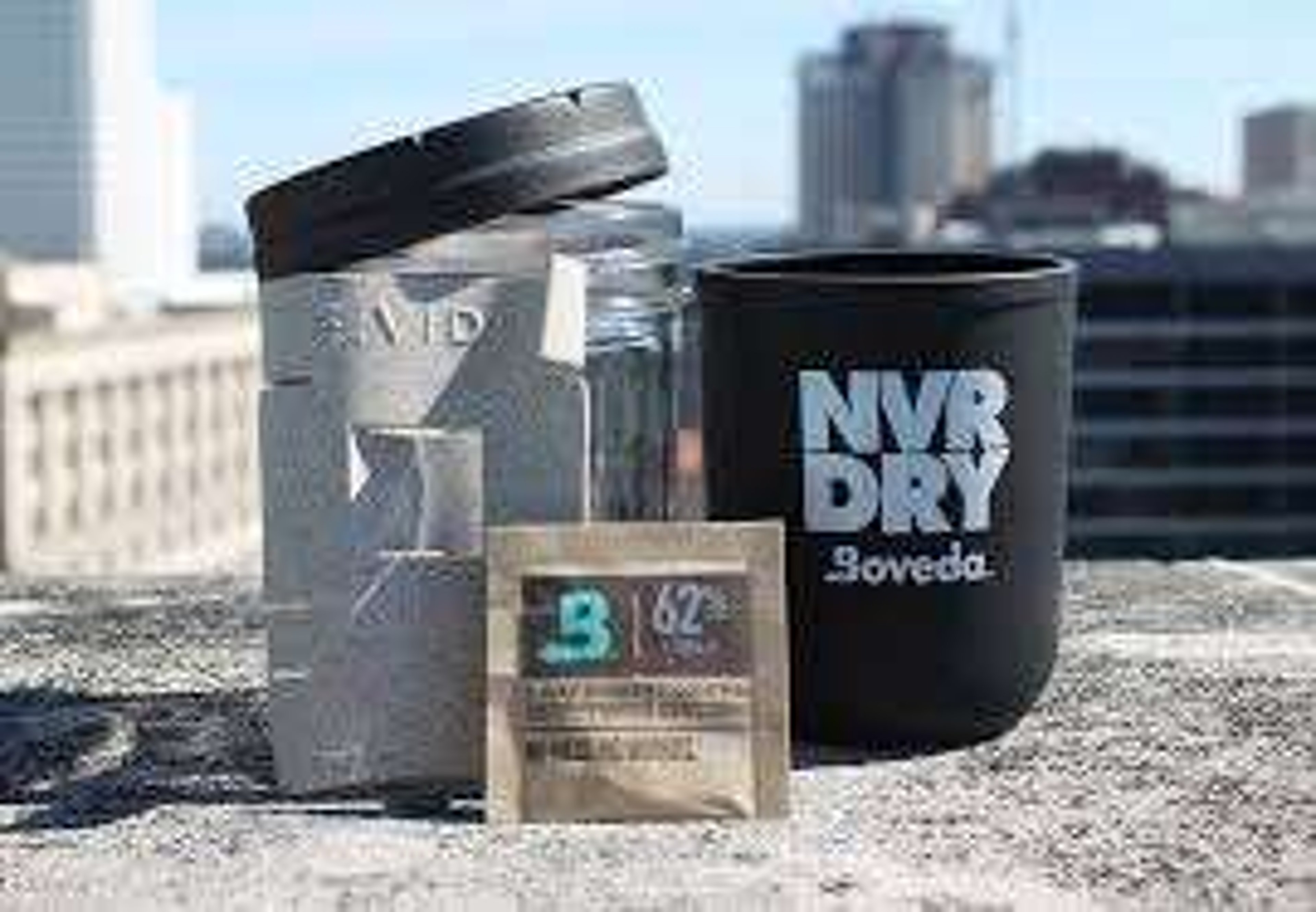 Preview pic of Never Dry Boveda Re:Stash jar