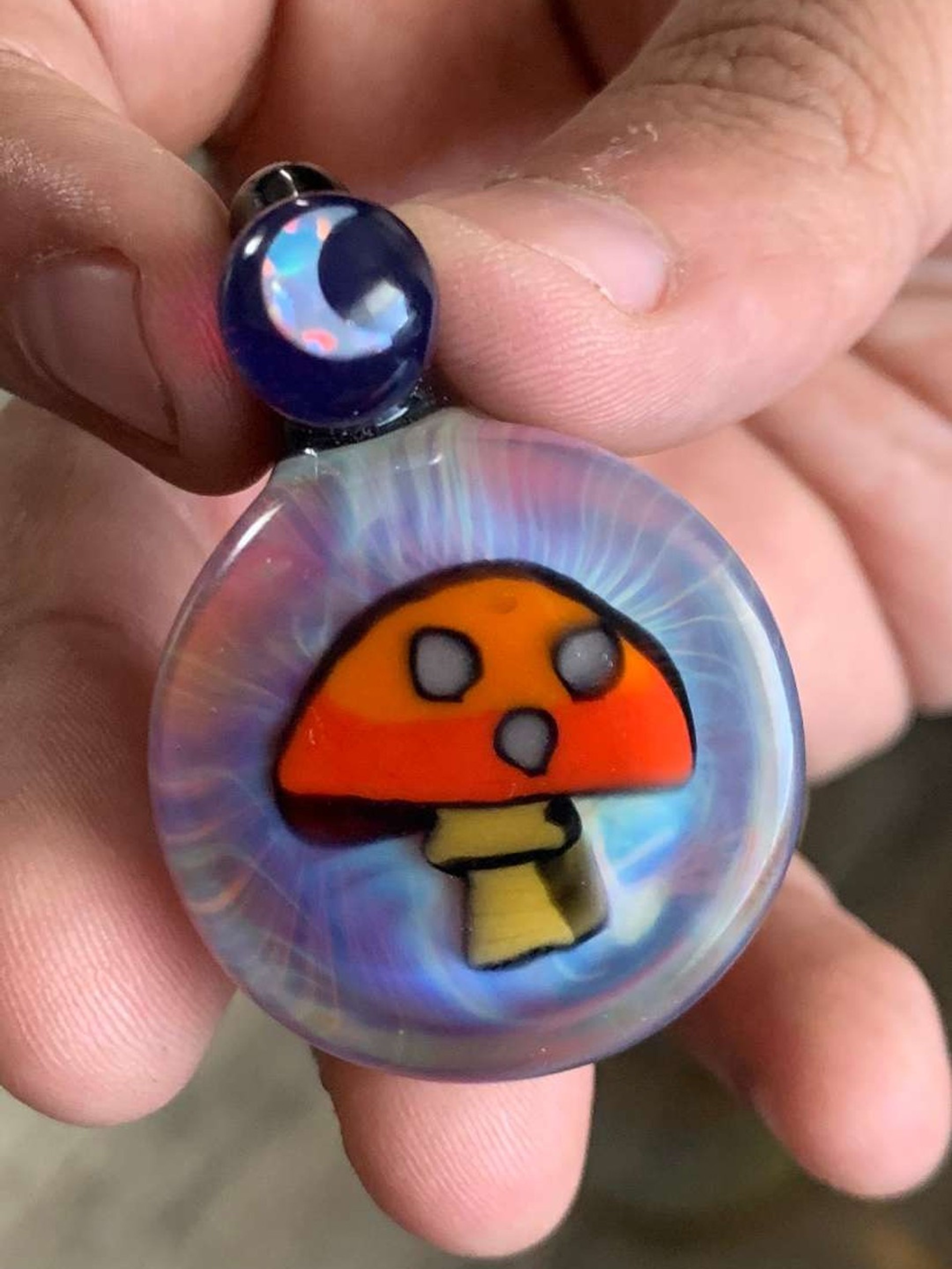 Preview pic of Mushroom Pendy *unknown artist*