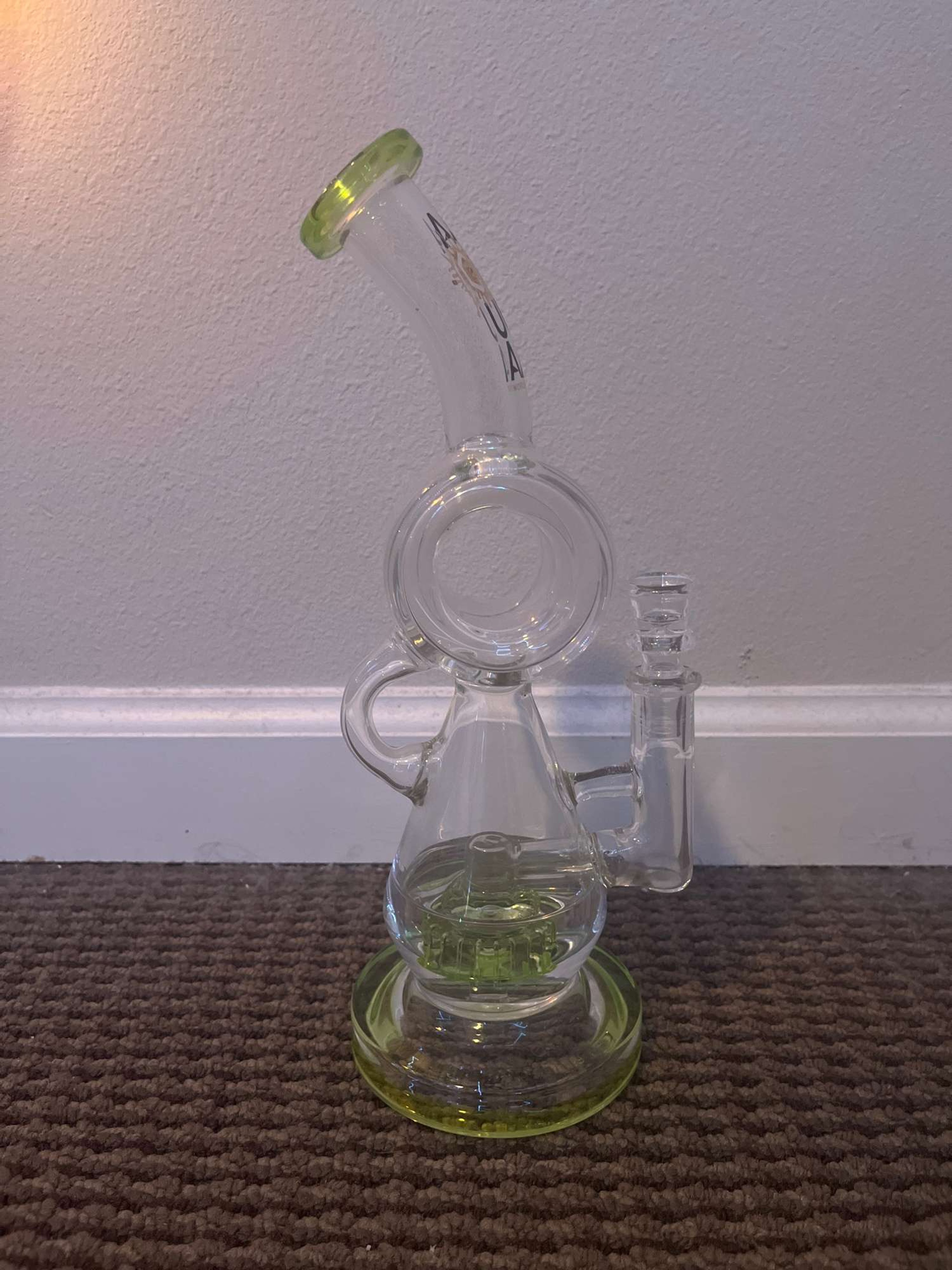 Preview pic of 11in, green AQUA bong, 14mm