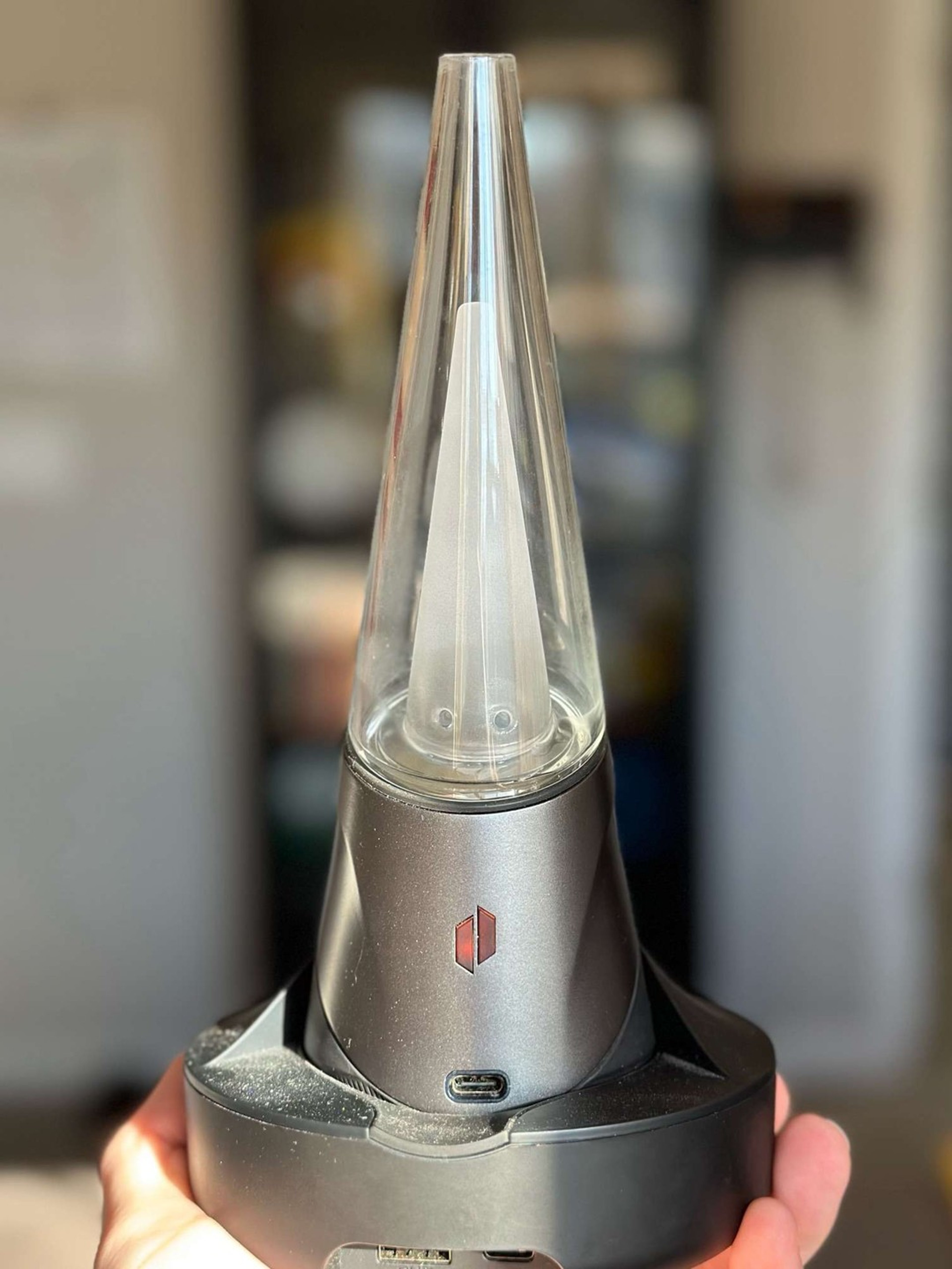 Puffco Pro + Wireless Charging Dock image 0