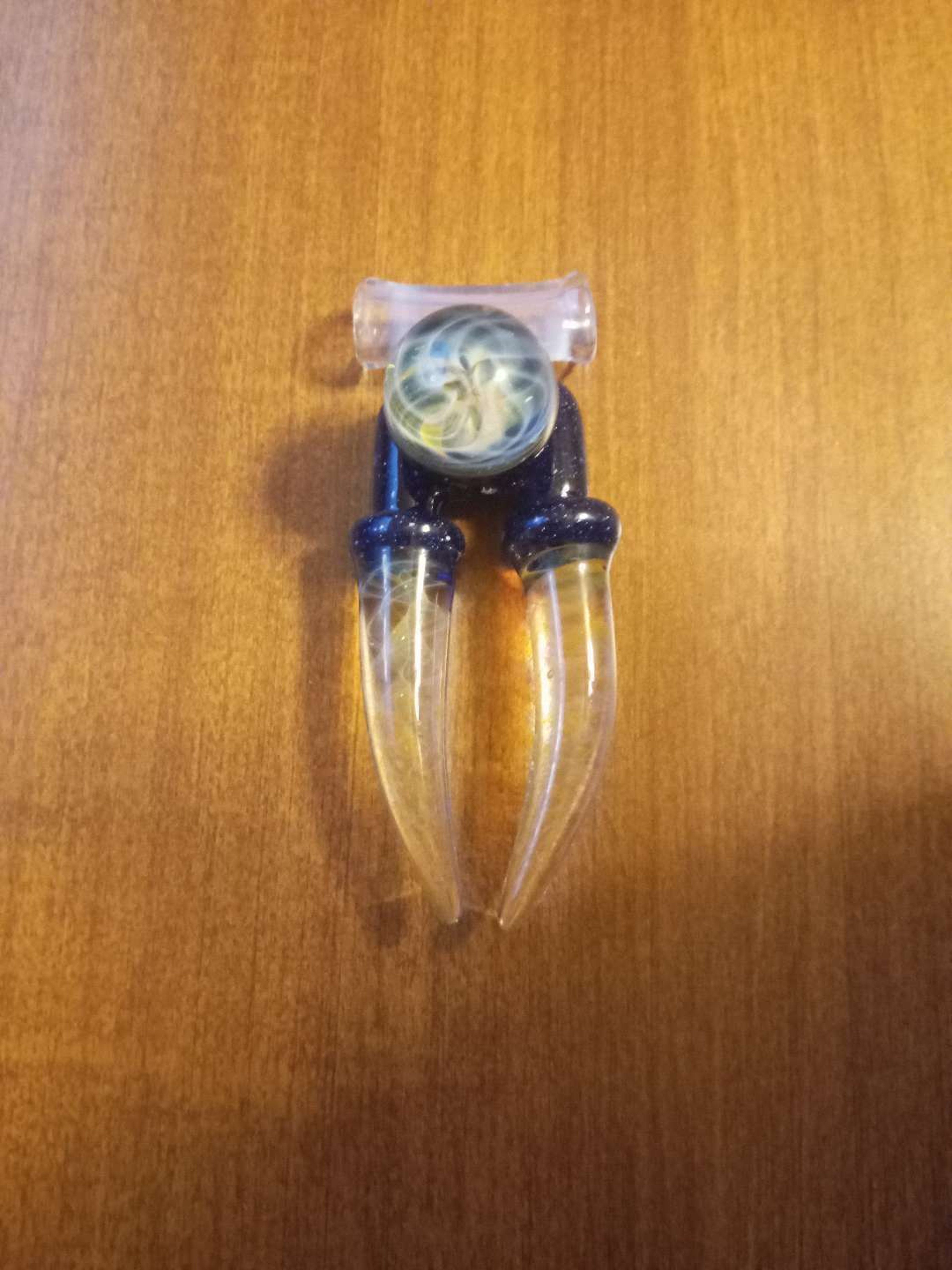 Preview pic of Heady pendant 