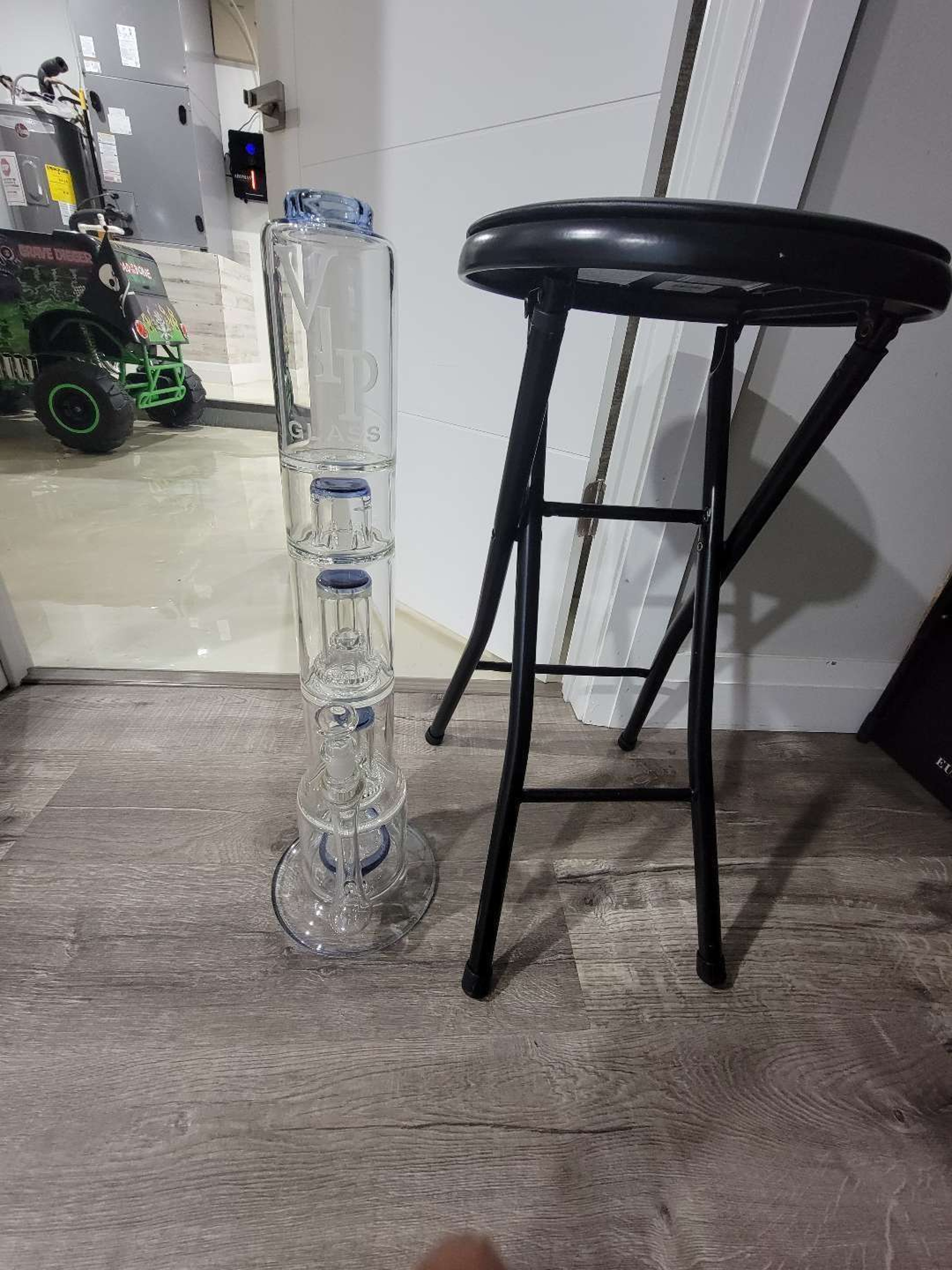 Vip glass image 0