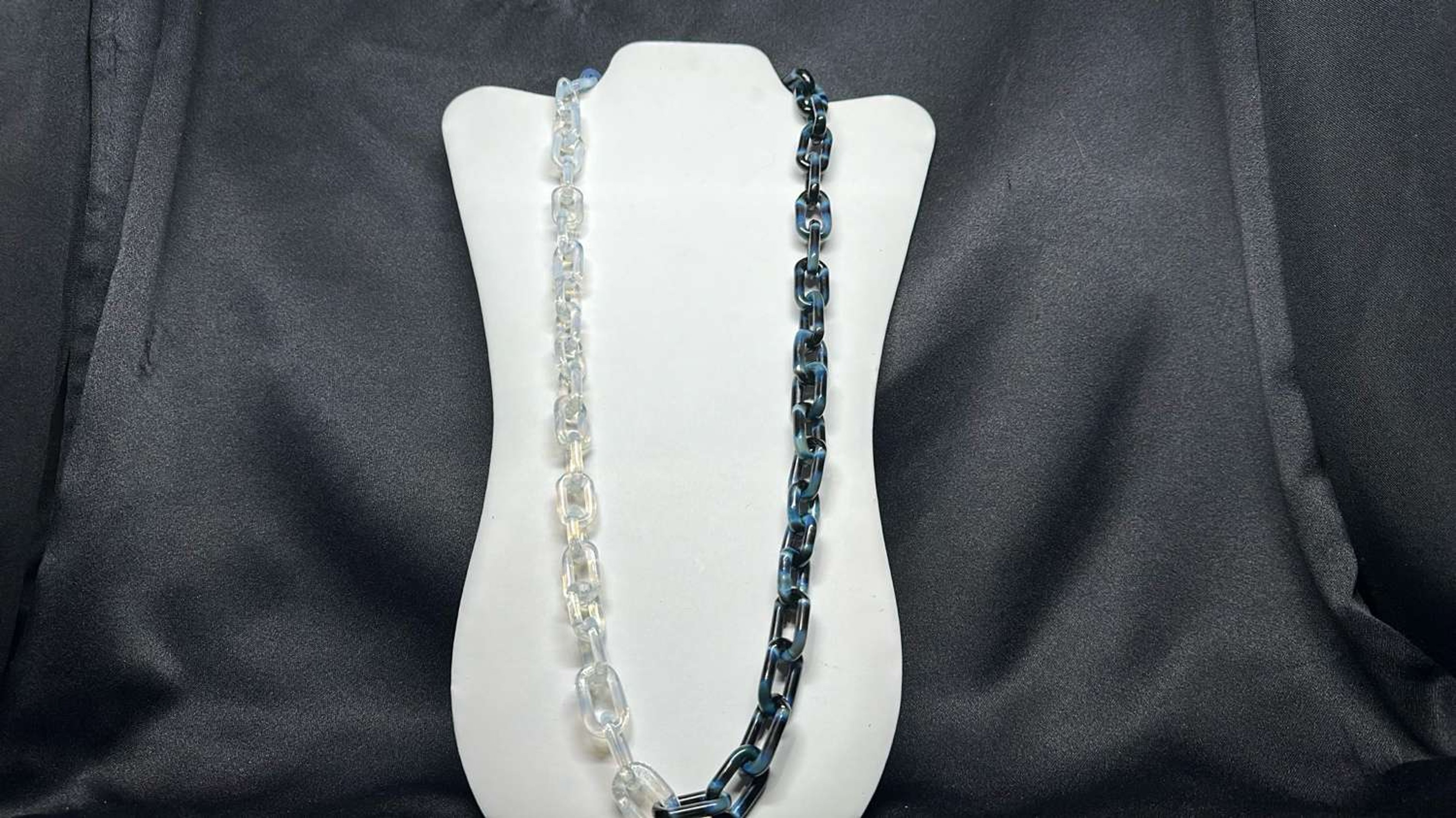 Preview pic of 50:50 Chain Ghost : Fade to Black 