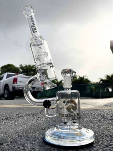 Preview pic of Tsunami Glass Recycler Rig 