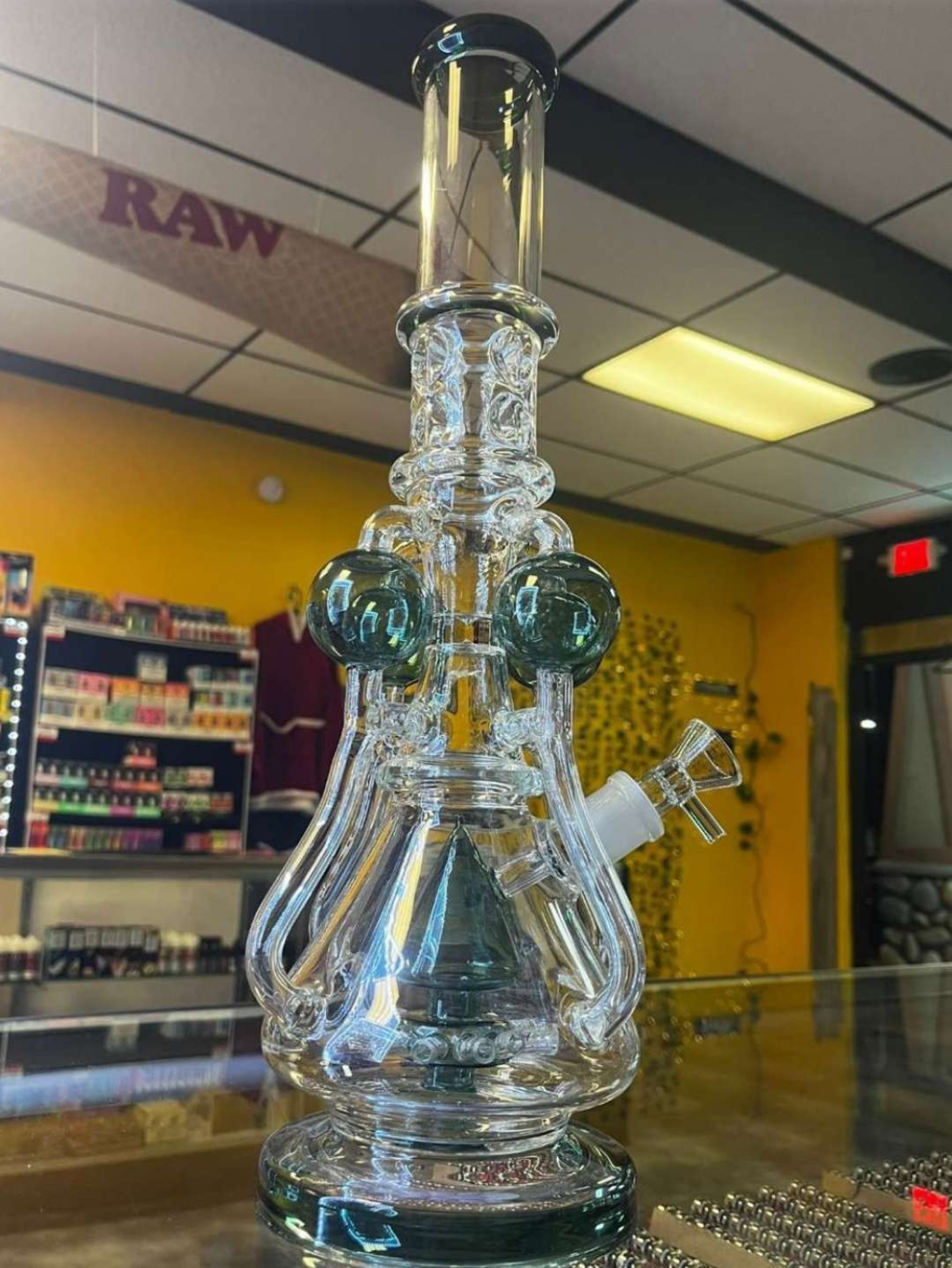 Preview pic of 18" Thick Glass Recycler Rig