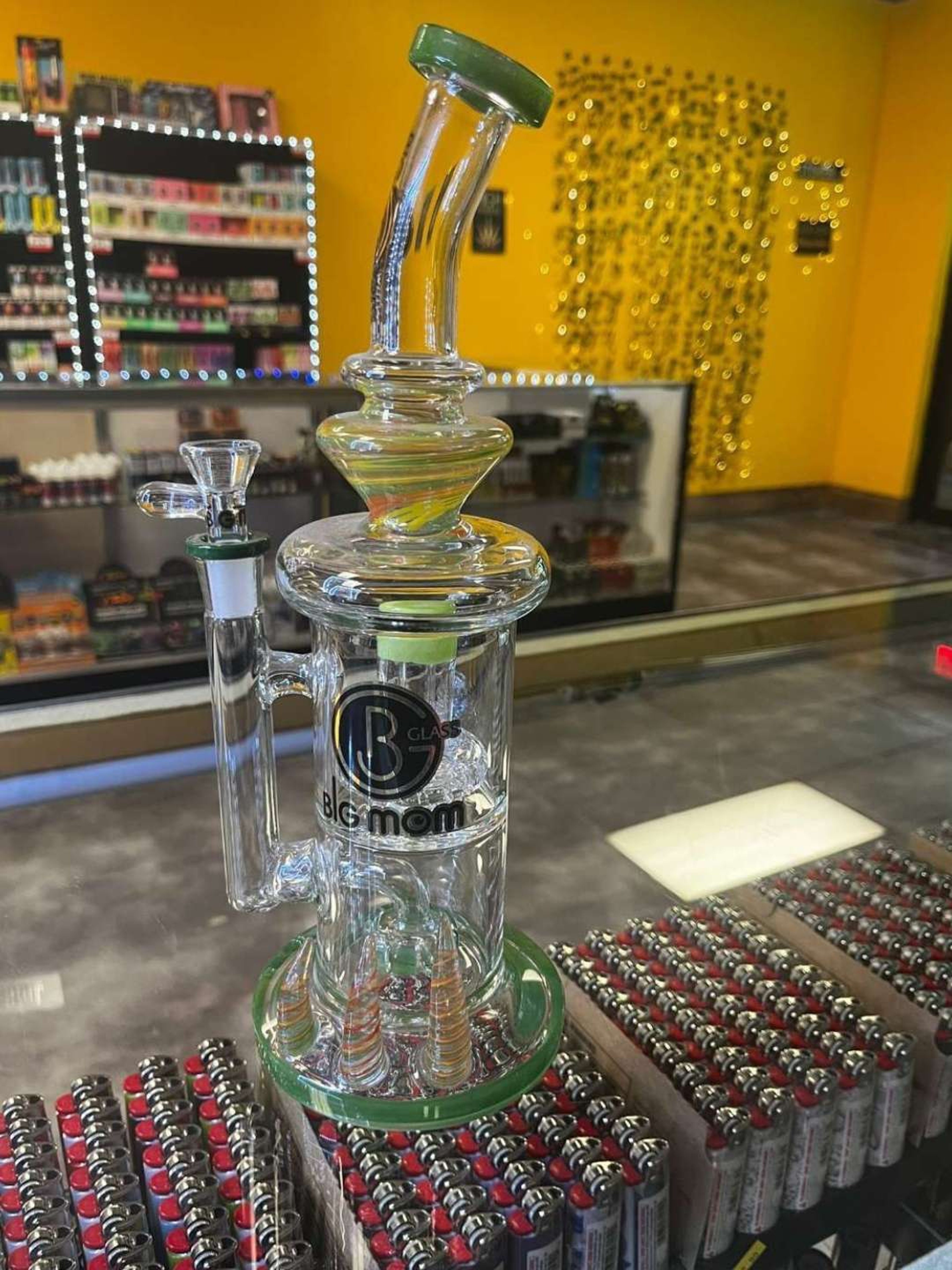 Preview pic of Big Mom Thick Glass Rig