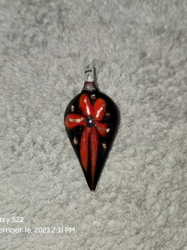 Preview pic of Flower pendant