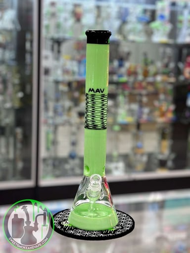Preview pic of Mav 18" Green Wig Wag Beaker