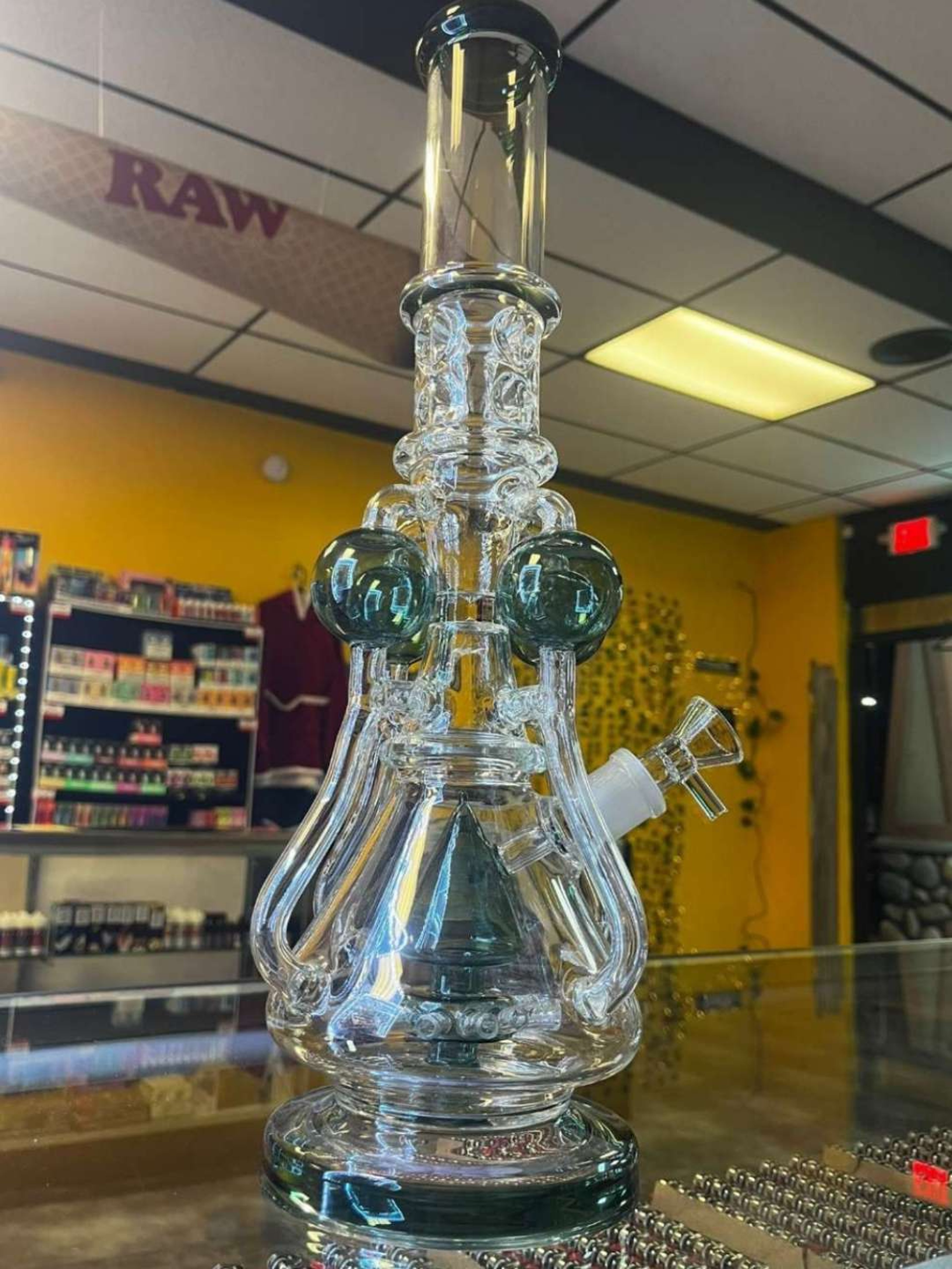 Preview pic of 18" Thick Glass Recycler Rig