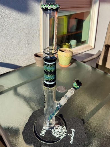 Preview pic of 2011 Eusheen x RooR Straight Tube