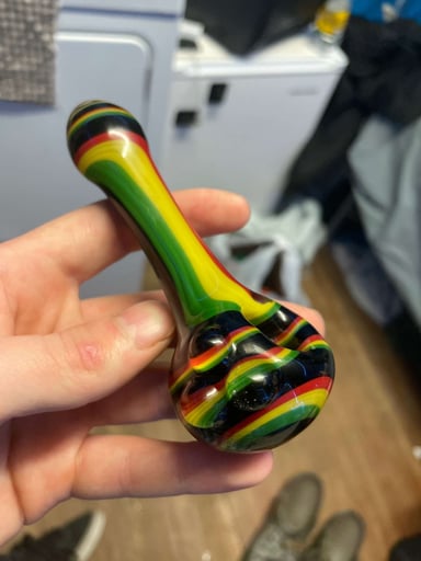 Preview pic of Rasta glass pipe