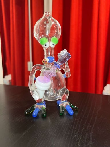 Preview pic of Puffglass full body roger pouring up