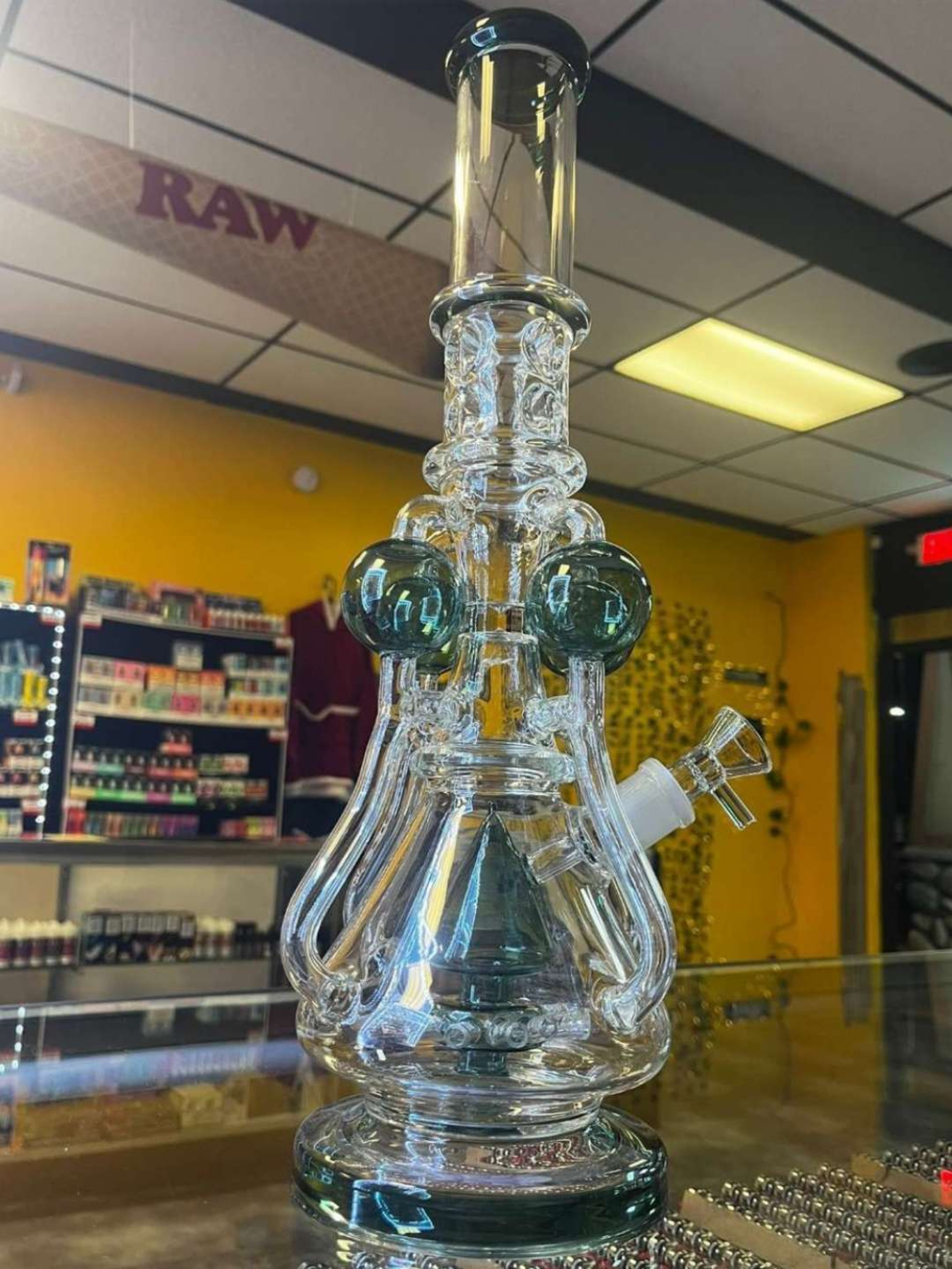 Preview pic of 18" Thick Glass Recycler Rig
