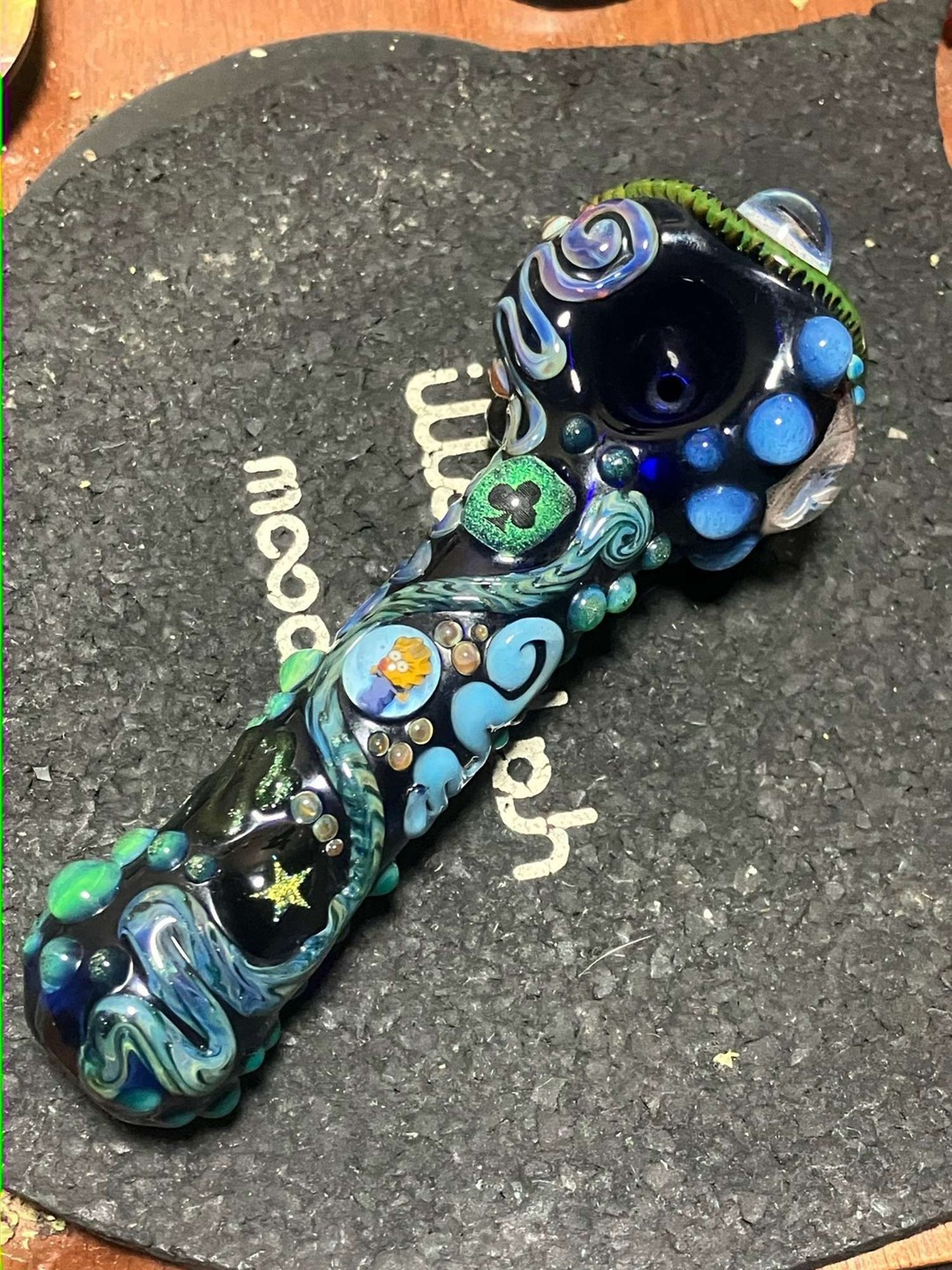 Glass distractions pipe image 0