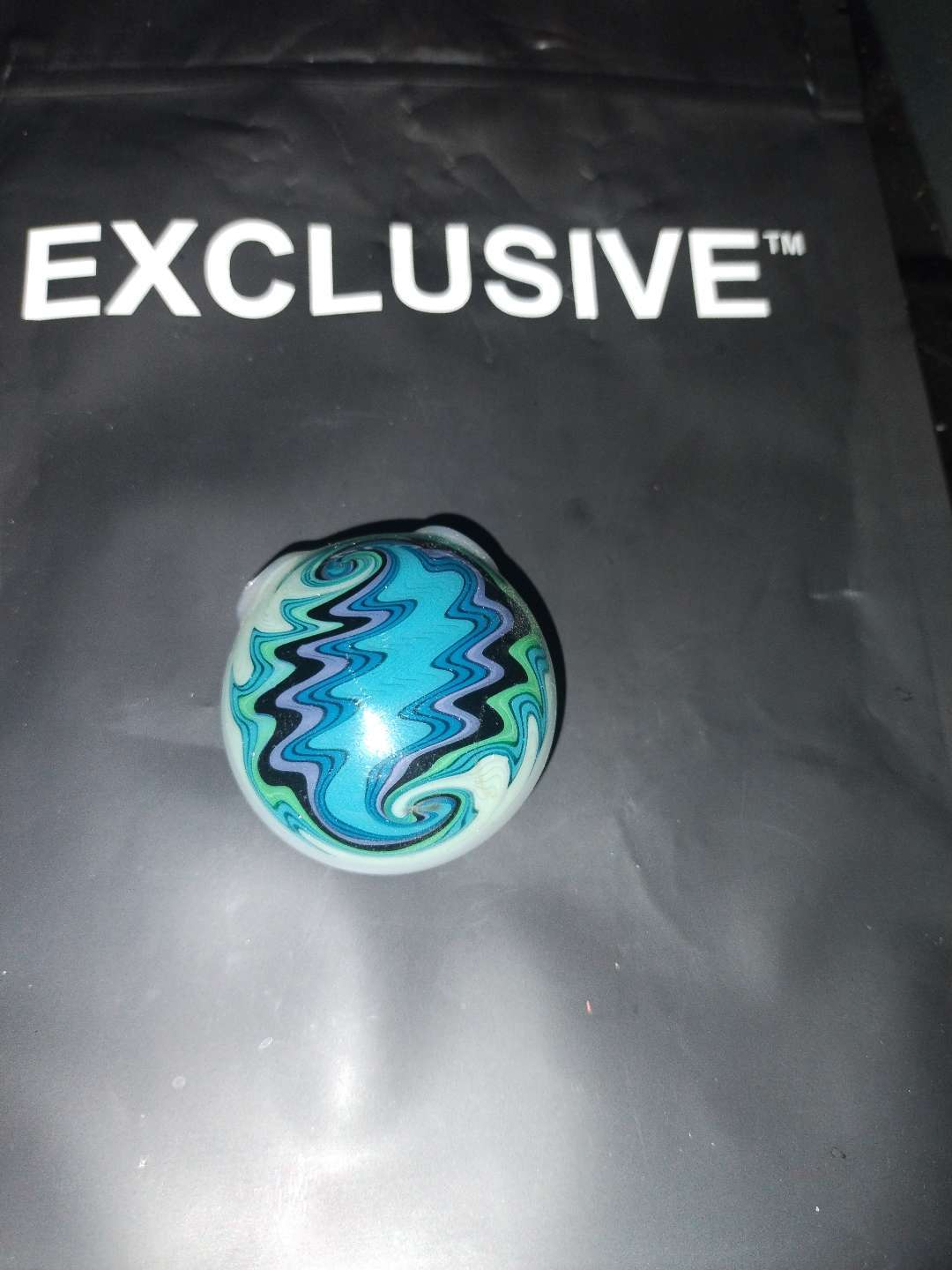 Hollow Wig Wag pendant image 0