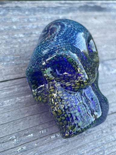 Preview pic of Elevator glass skull pendant